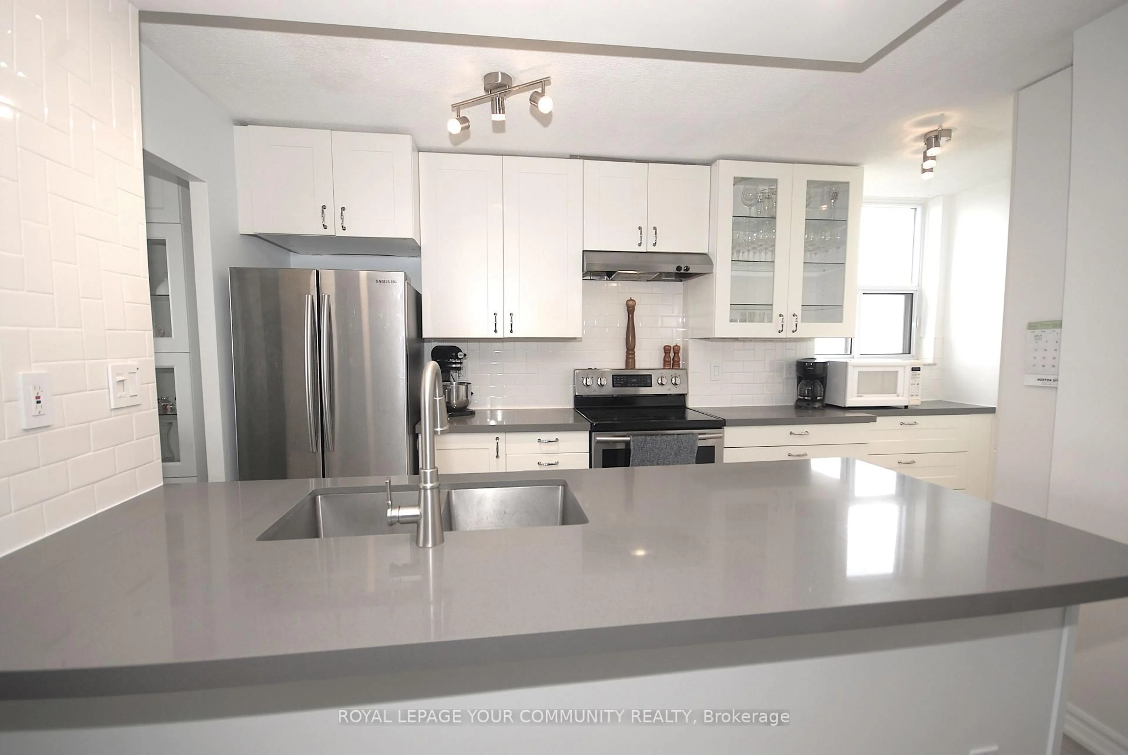 Open concept kitchen, unknown for 2130 Weston Rd #901, Toronto Ontario M9N 3R9