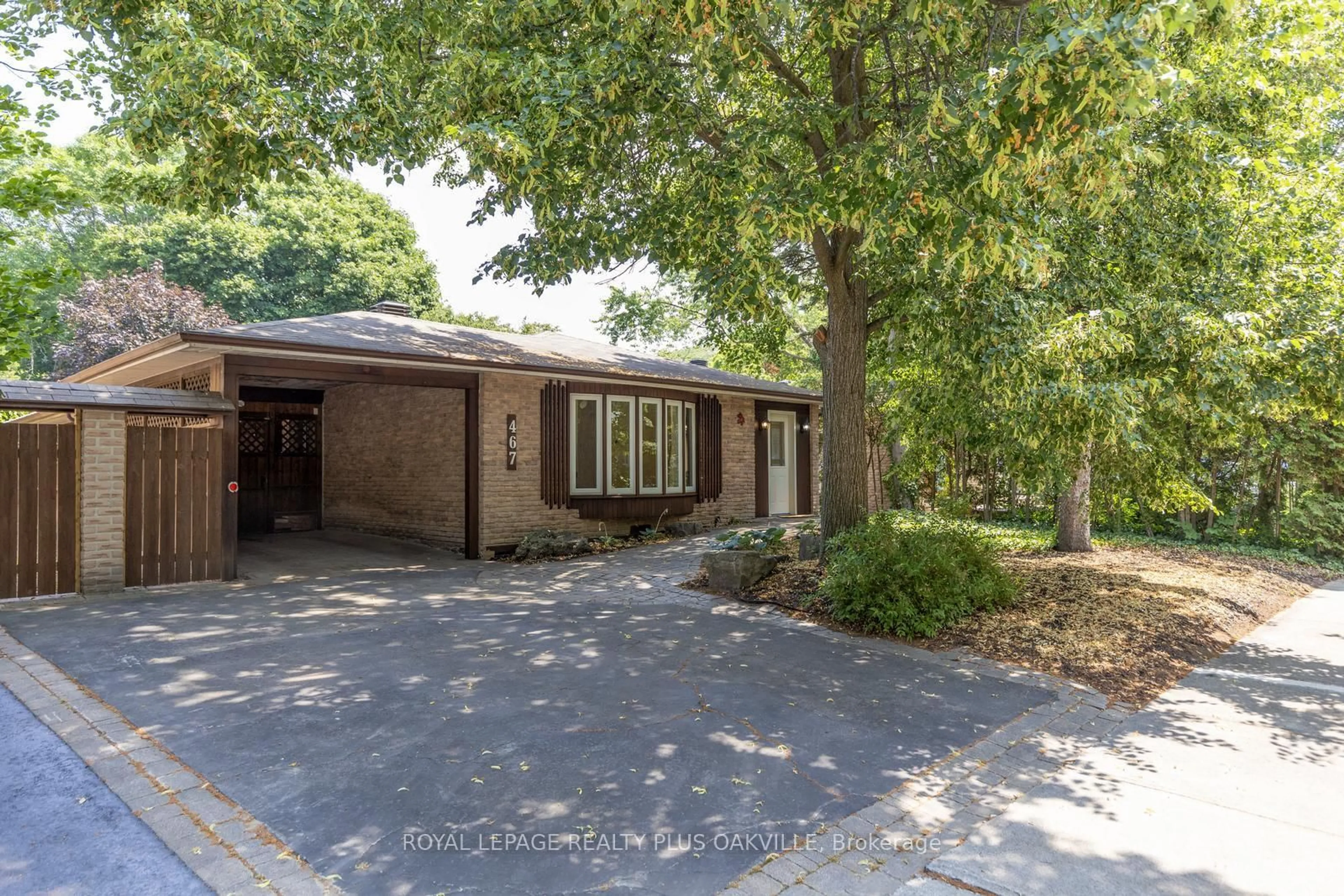 Home with brick exterior material, street for 467 Anthony Dr, Oakville Ontario L6J 2K6