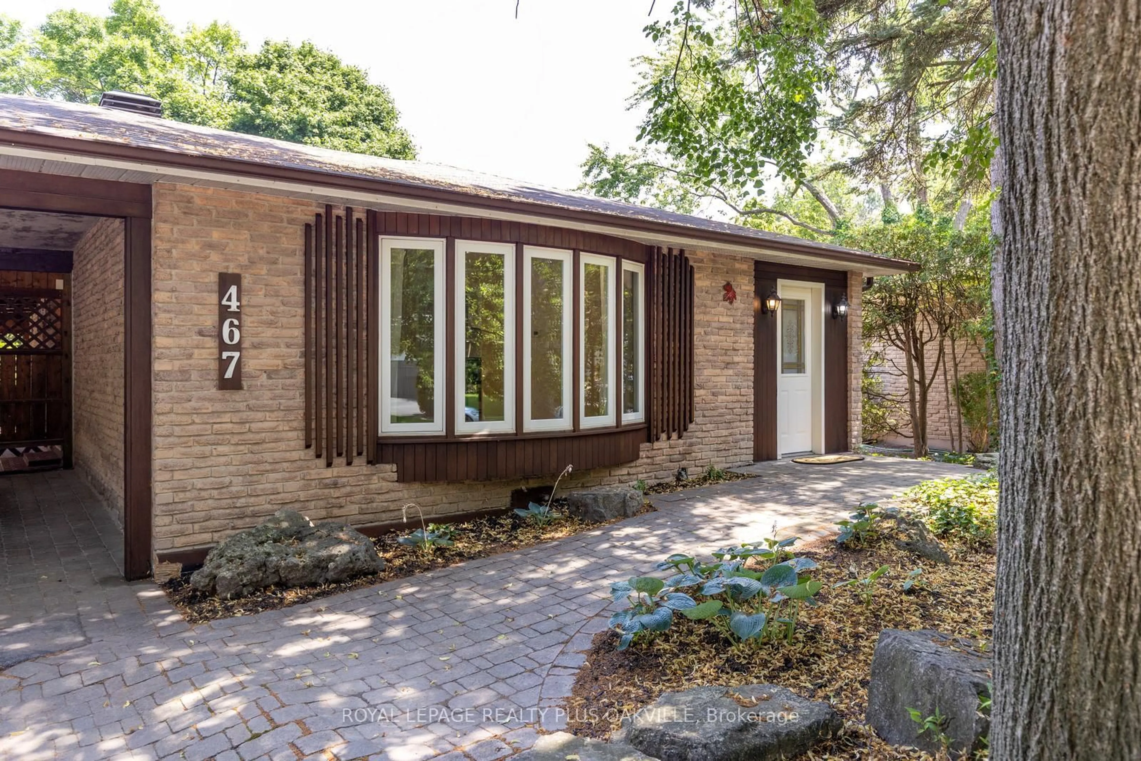 Home with brick exterior material, street for 467 Anthony Dr, Oakville Ontario L6J 2K6