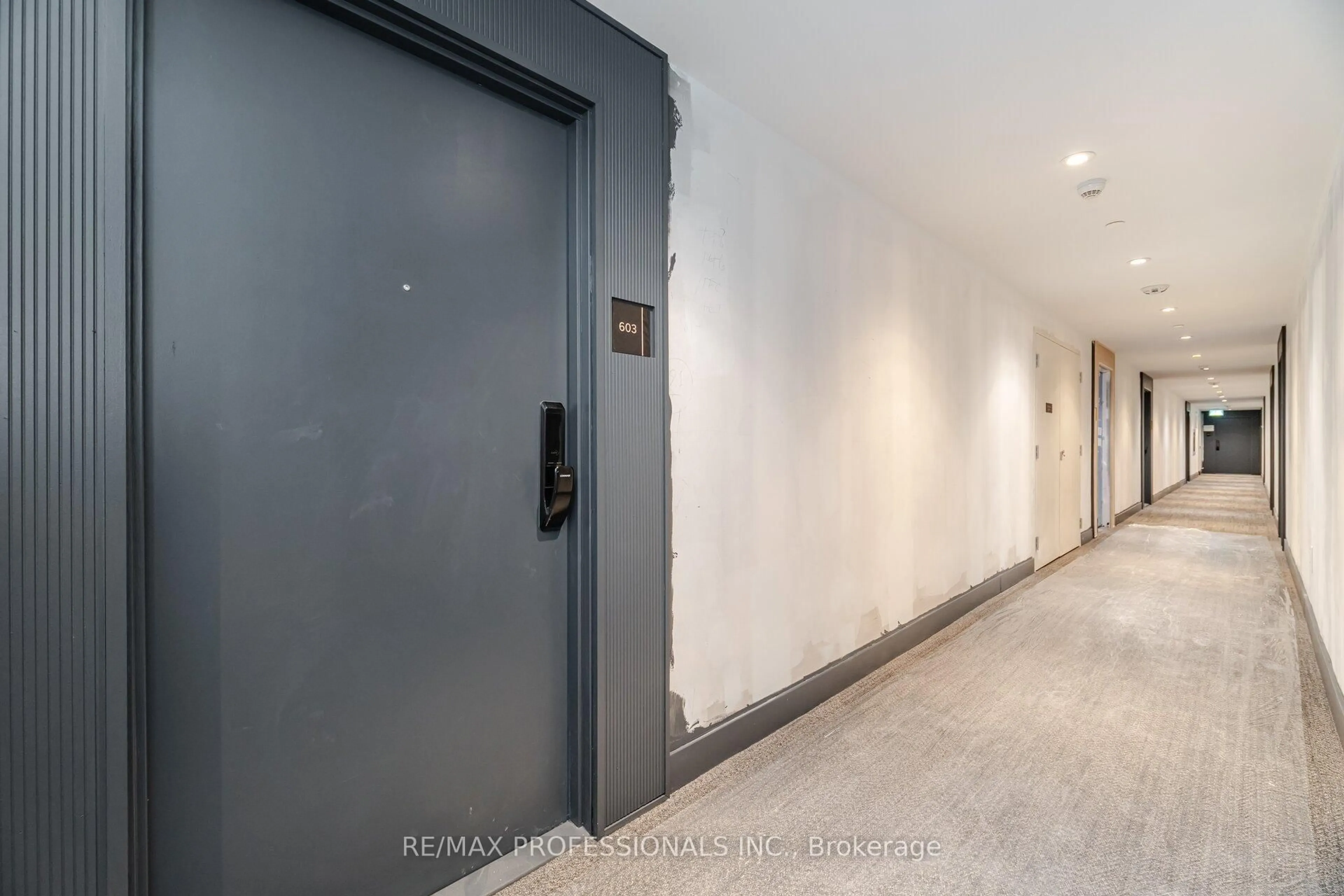 Unknown for 395 Dundas St #603, Oakville Ontario L6M 5R8