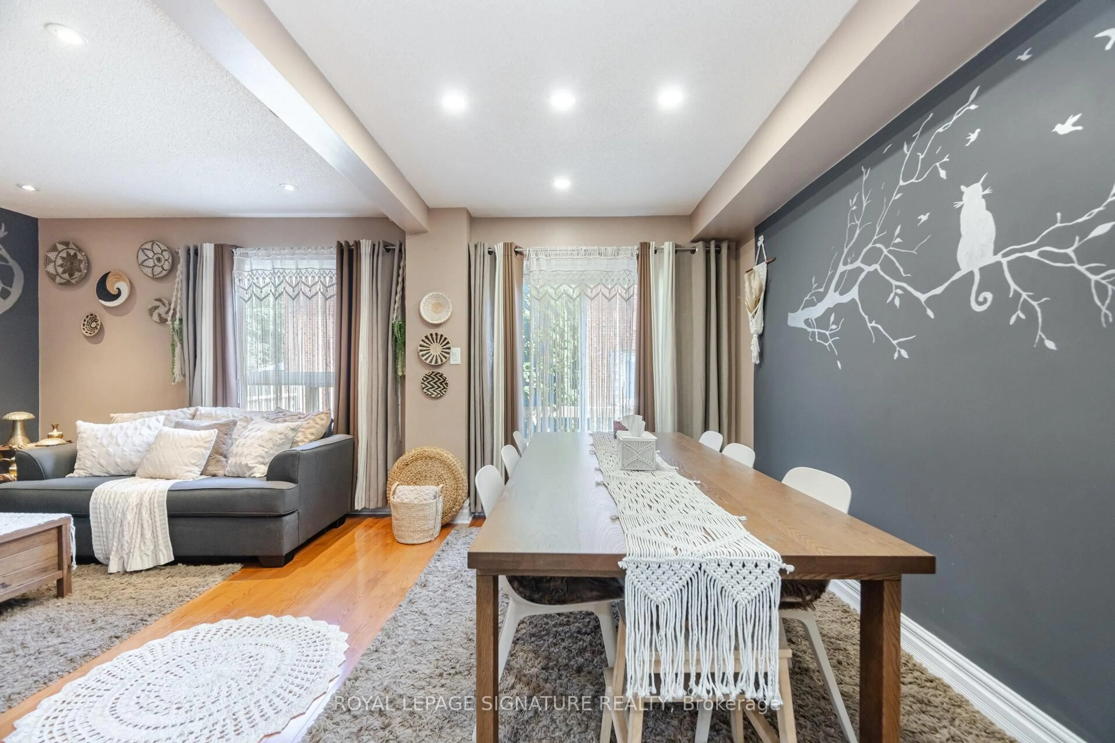 Dining room, wood/laminate floor for 800 Constellation Dr #23, Mississauga Ontario L5R 3L6