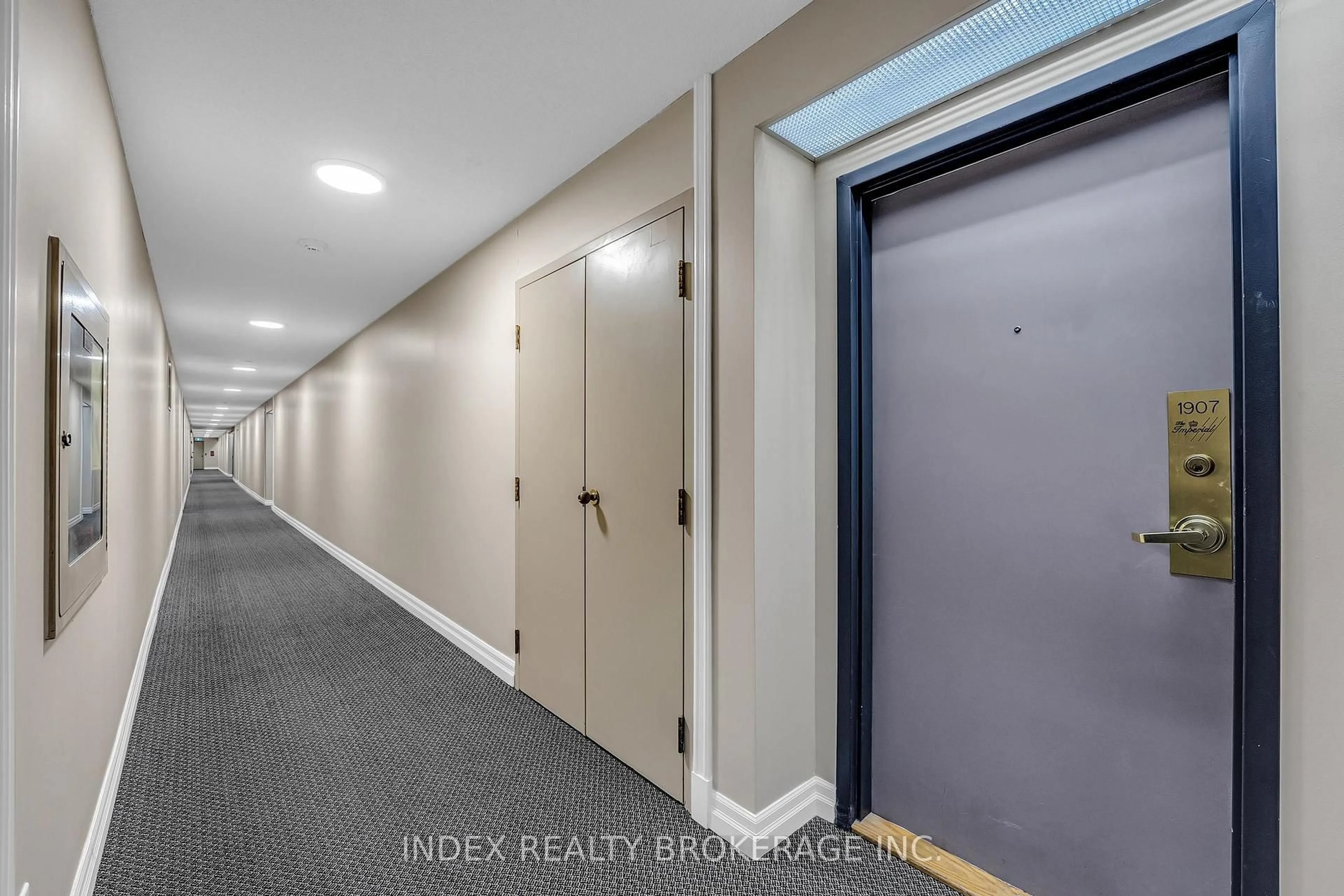 Indoor foyer for 30 Malta Ave #1907, Brampton Ontario L6Y 4S5