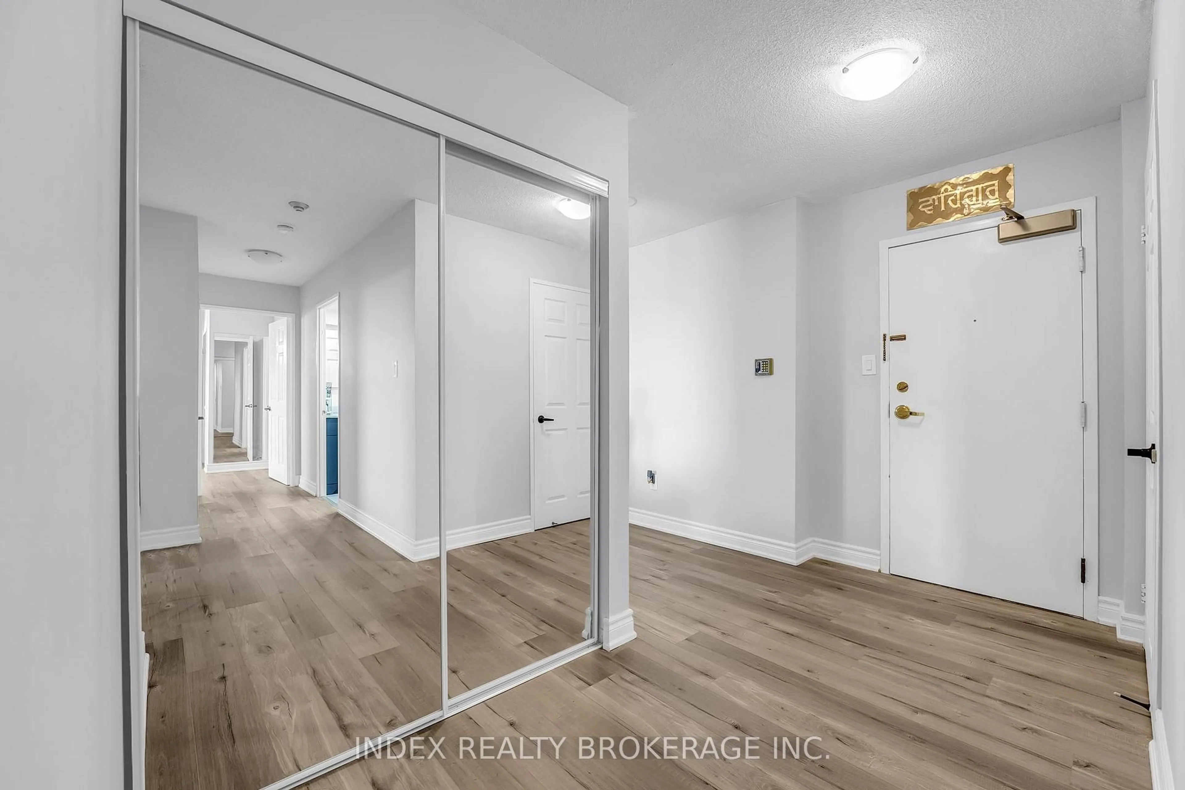 Indoor entryway for 30 Malta Ave #1907, Brampton Ontario L6Y 4S5