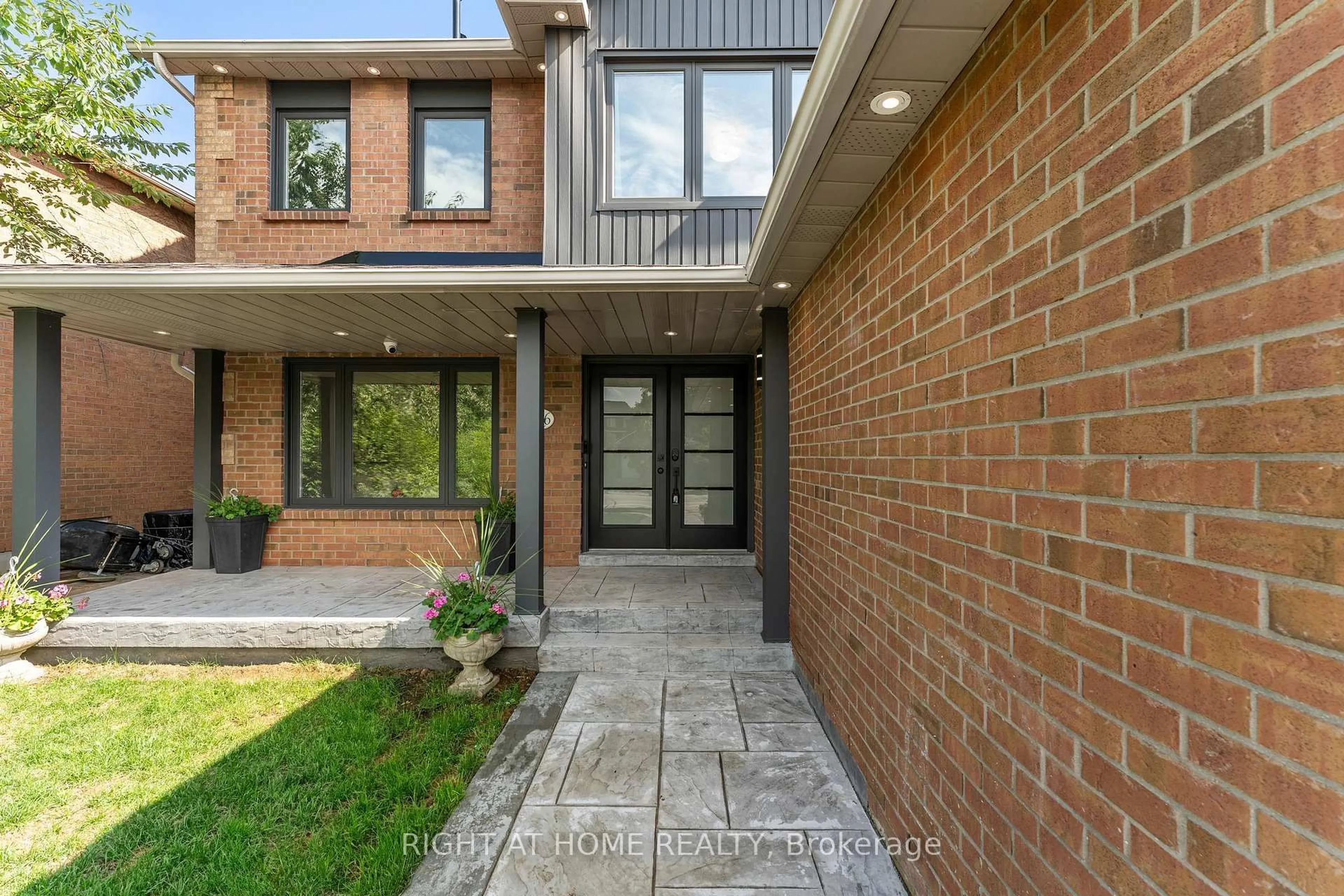 Home with brick exterior material, street for 1186 Glenashton Dr, Oakville Ontario L6H 5L7