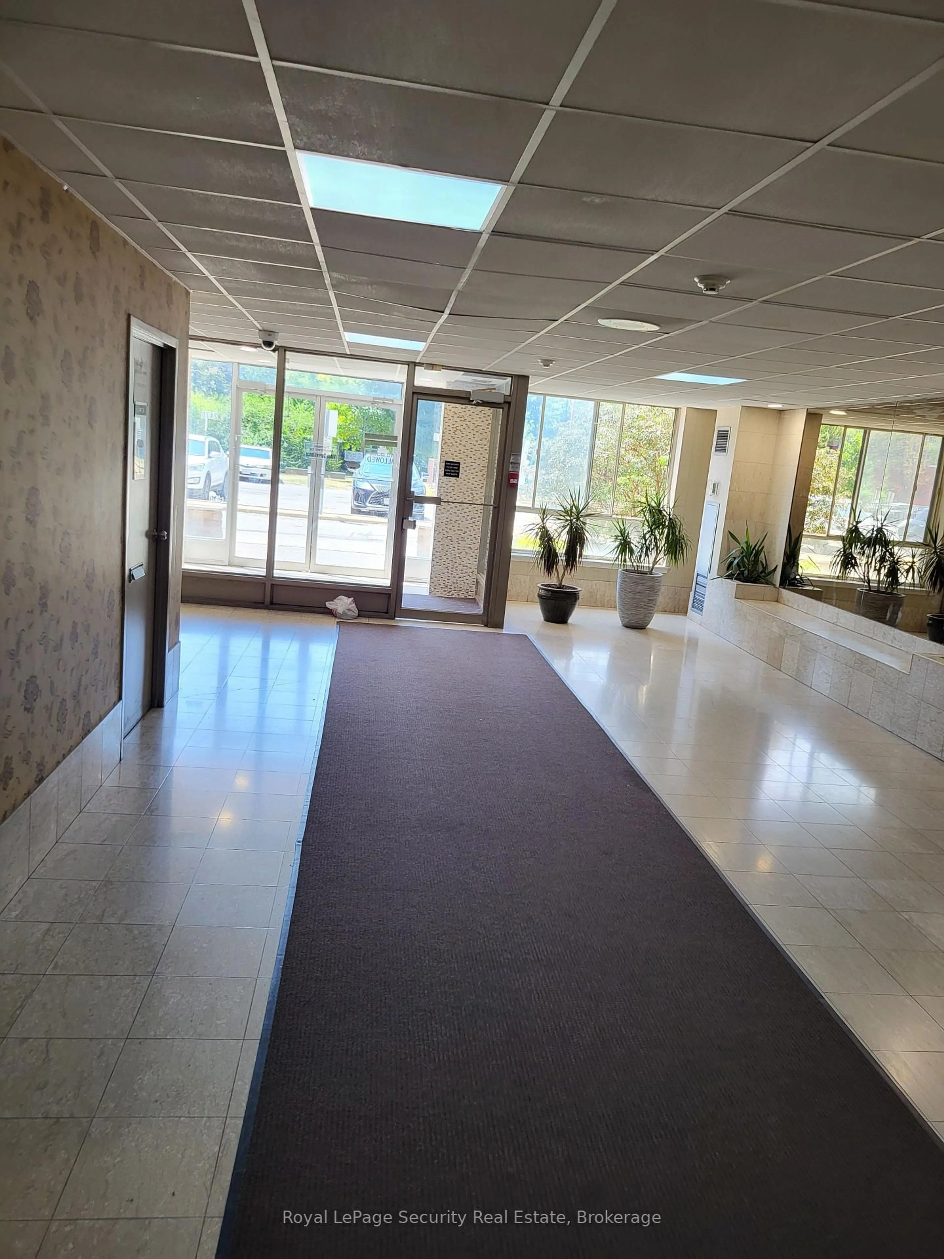 Unknown for 2470 Eglinton Ave #605, Toronto Ontario M6M 5E7