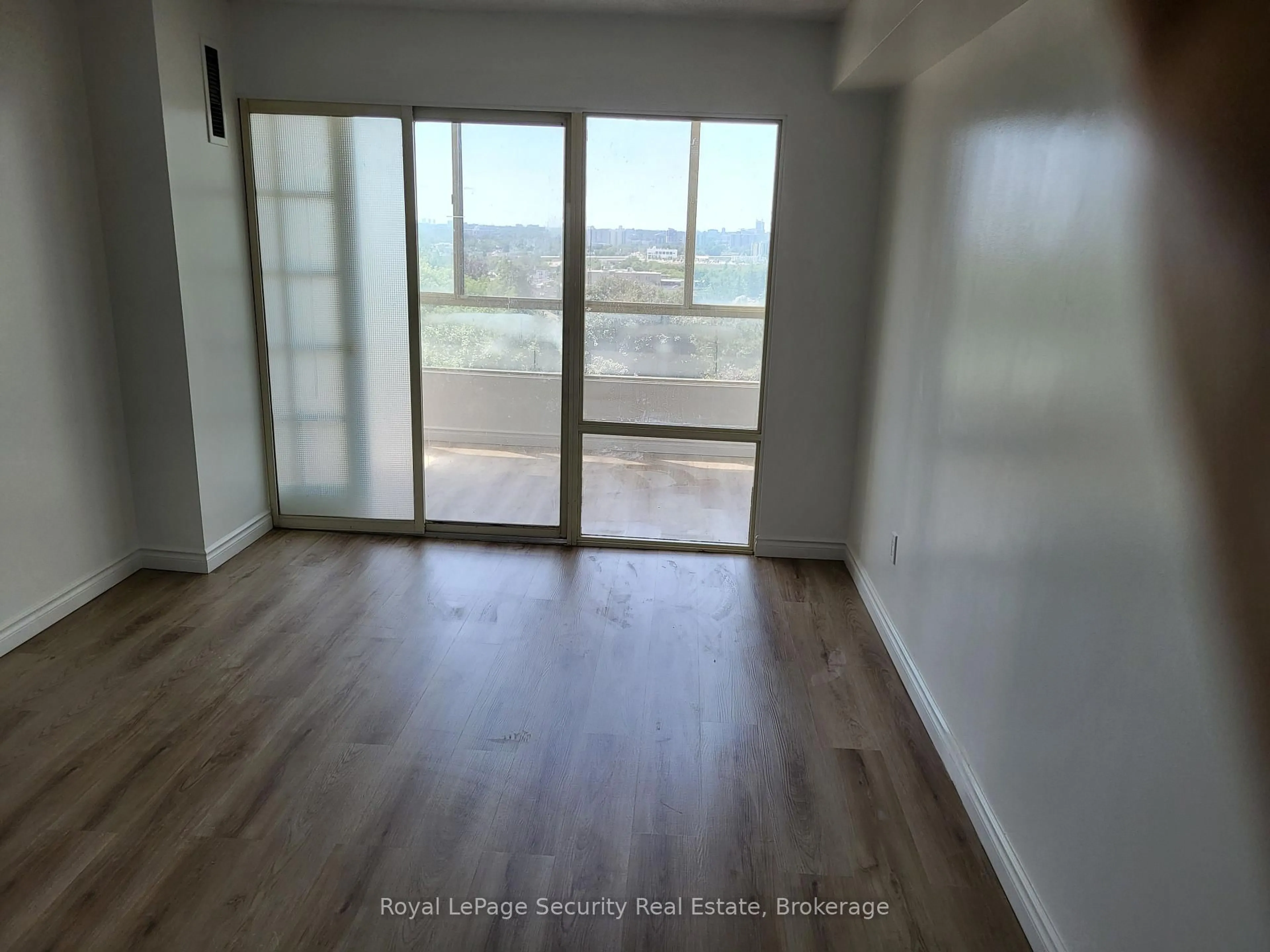 A pic of a room for 2470 Eglinton Ave #605, Toronto Ontario M6M 5E7