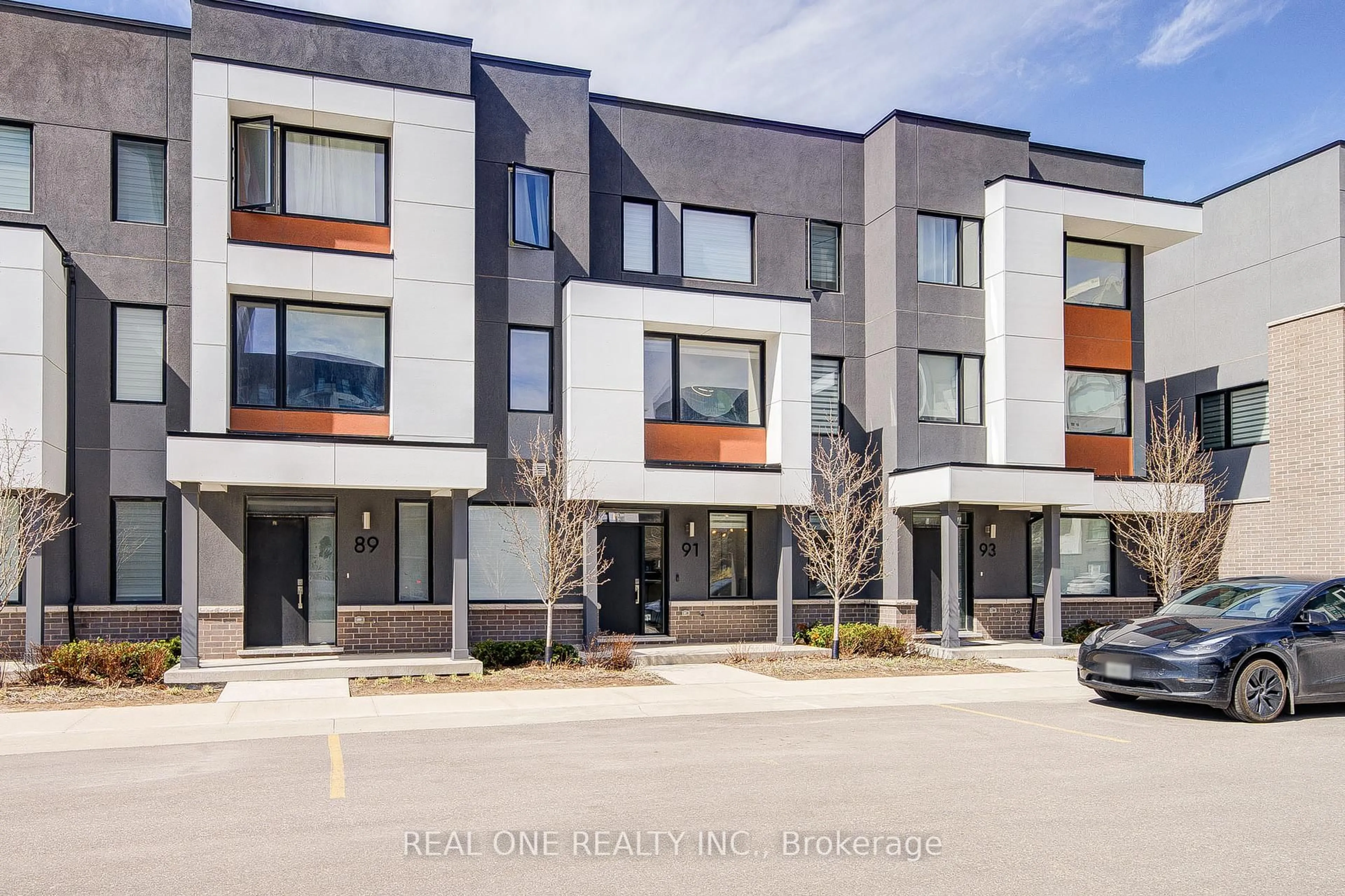 Unknown for 91 Grovewood Common, Oakville Ontario L6H 0X4