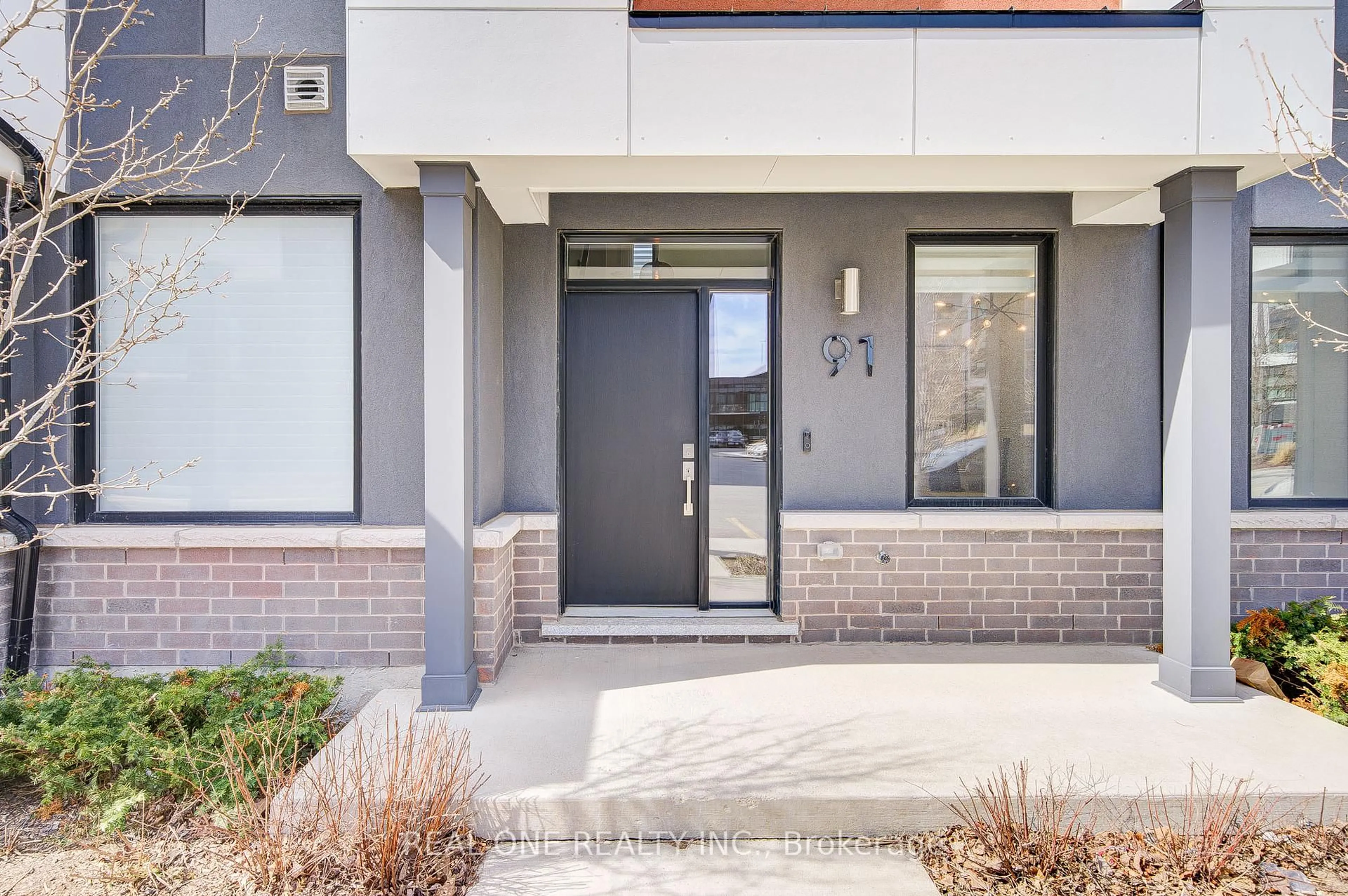 Indoor entryway for 91 Grovewood Common, Oakville Ontario L6H 0X4