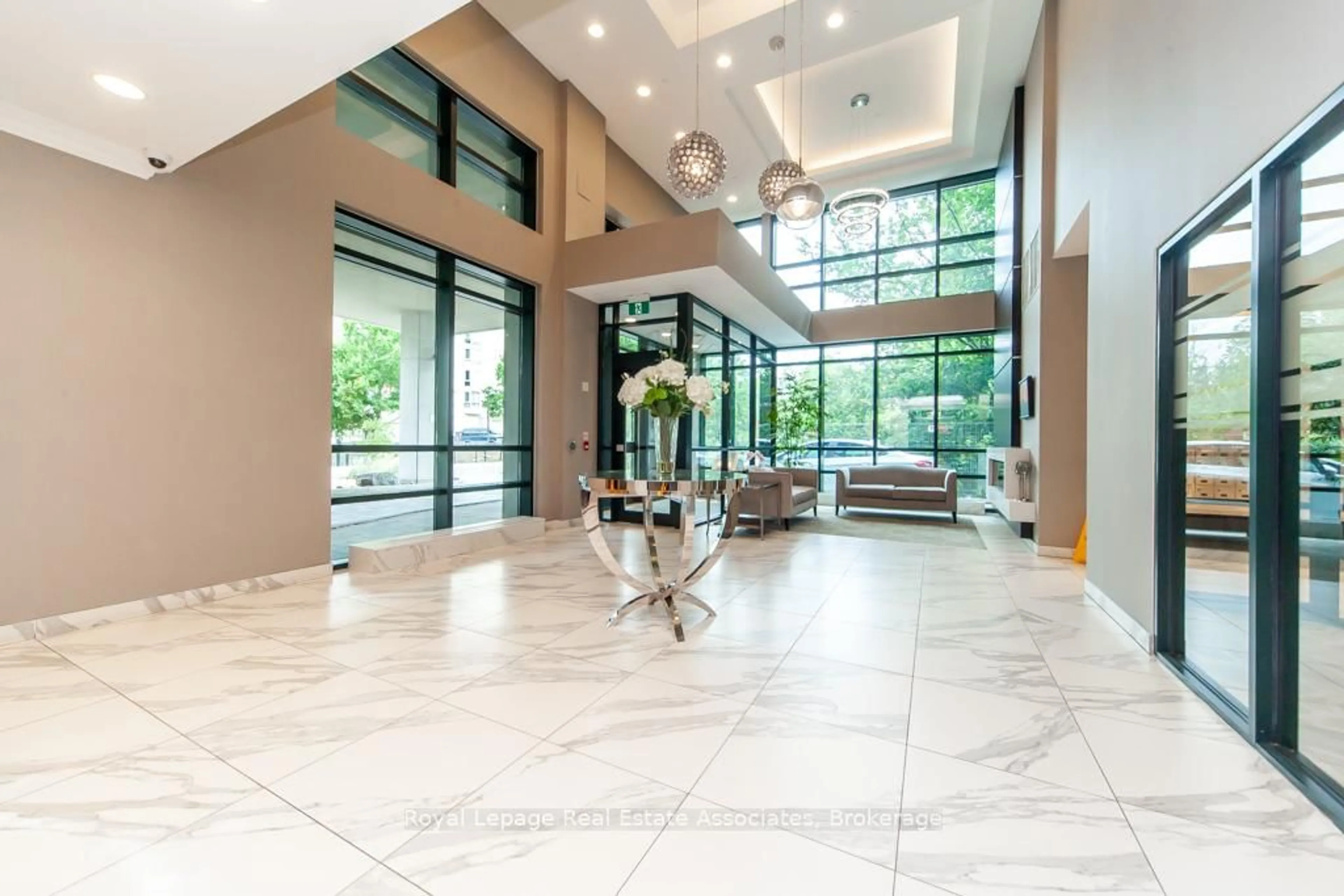 Lobby for 50 Hall Rd, Halton Hills Ontario L7G 0J8
