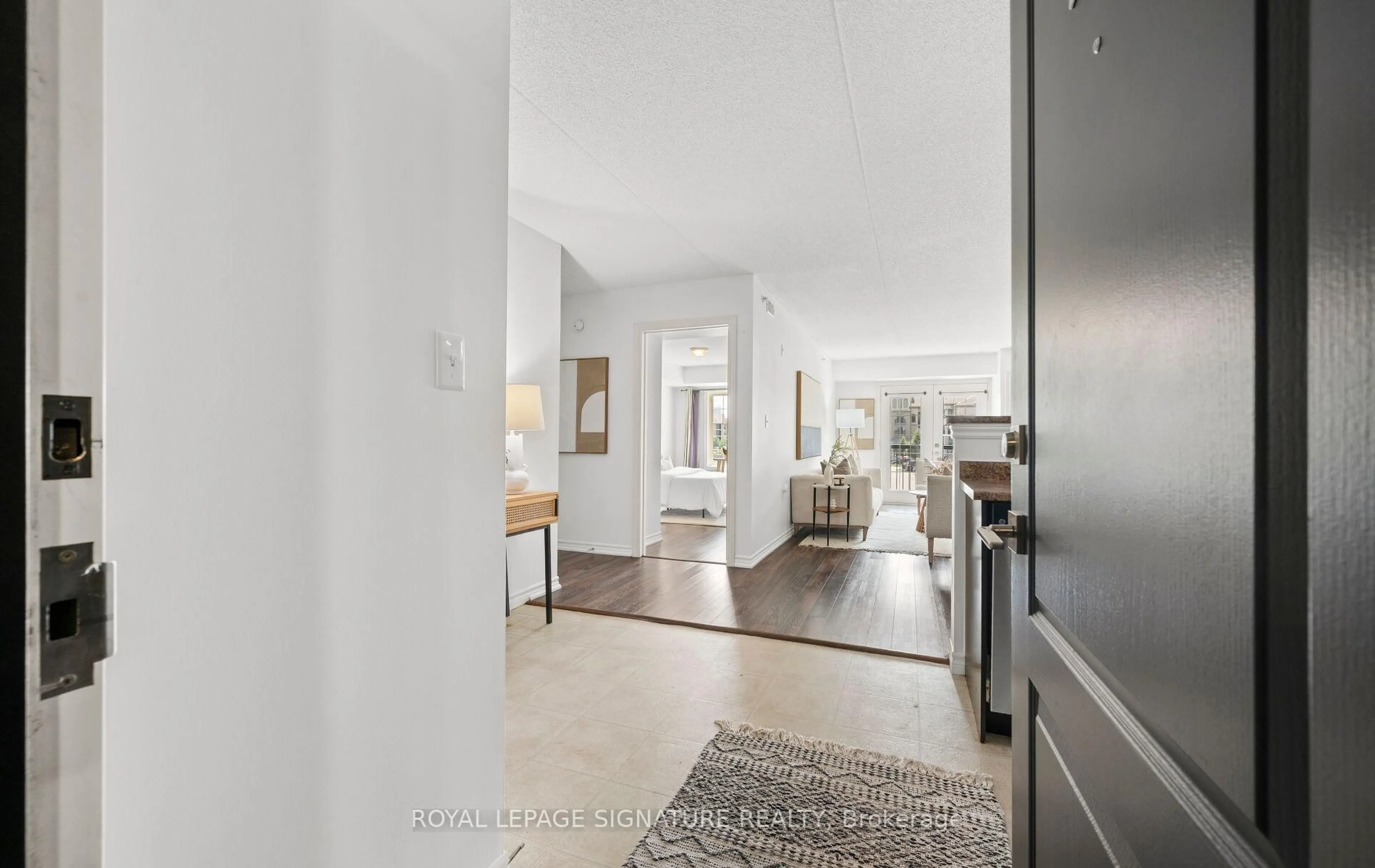 Indoor entryway for 1470 Main St #204, Milton Ontario L9T 8W6