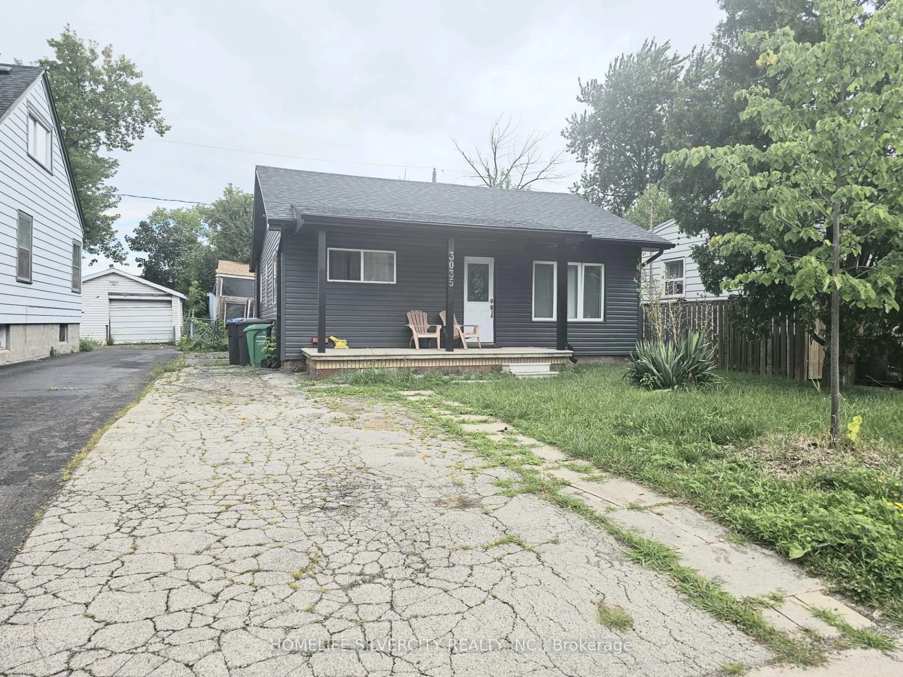 Unknown for 3035 Victory Cres, Mississauga Ontario L4T 1L5