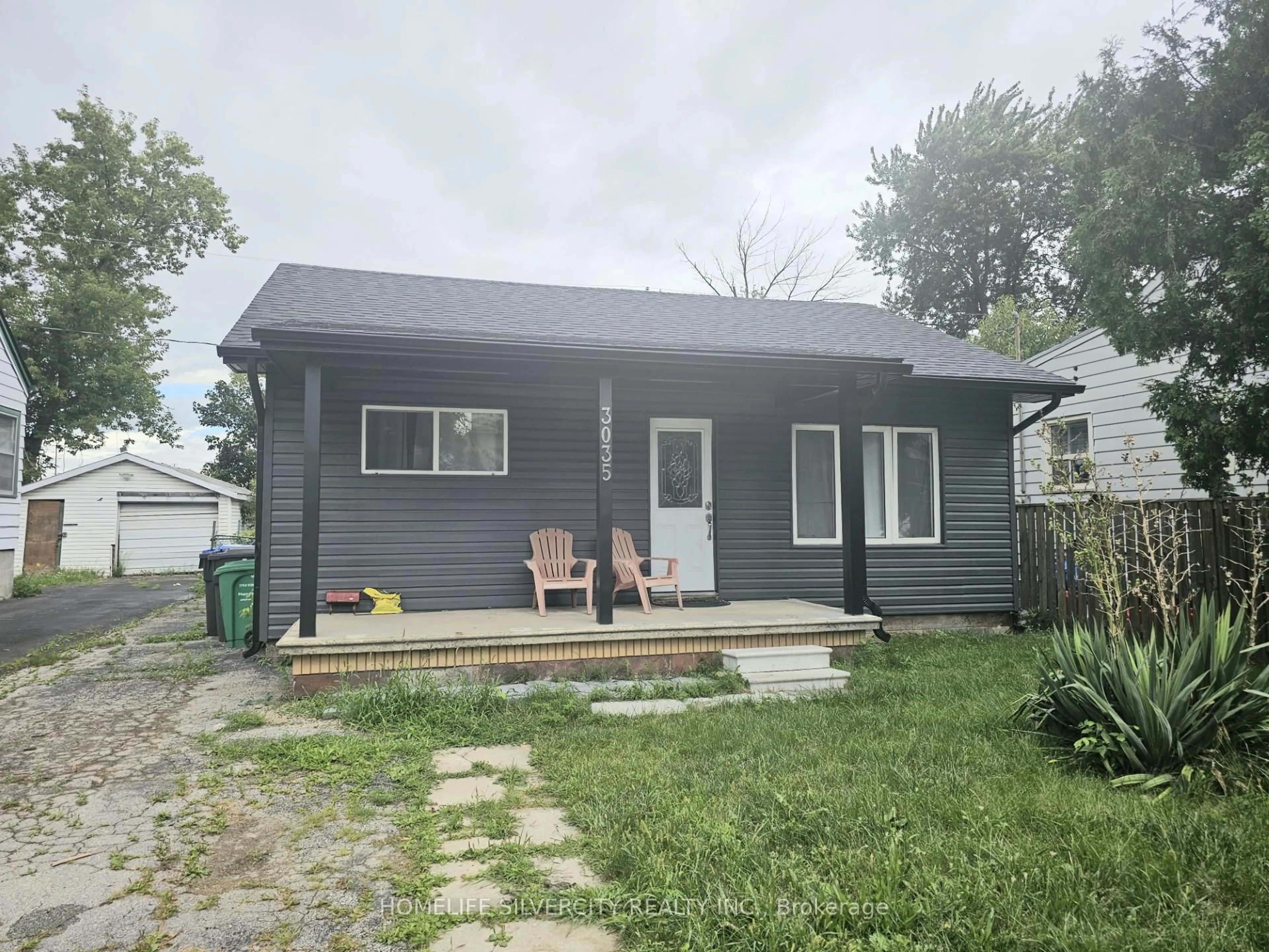 Unknown for 3035 Victory Cres, Mississauga Ontario L4T 1L5