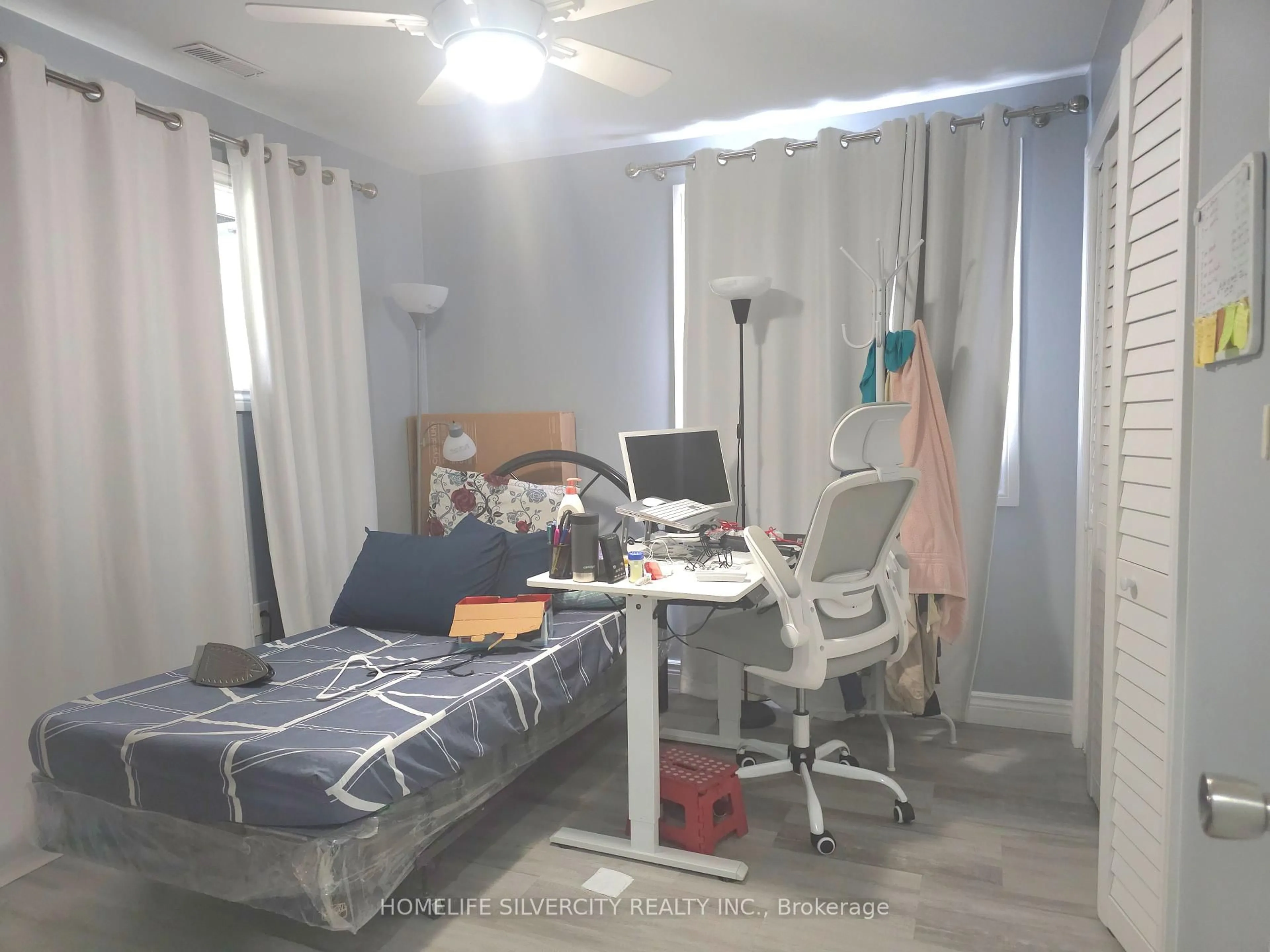 A pic of a room for 3035 Victory Cres, Mississauga Ontario L4T 1L5
