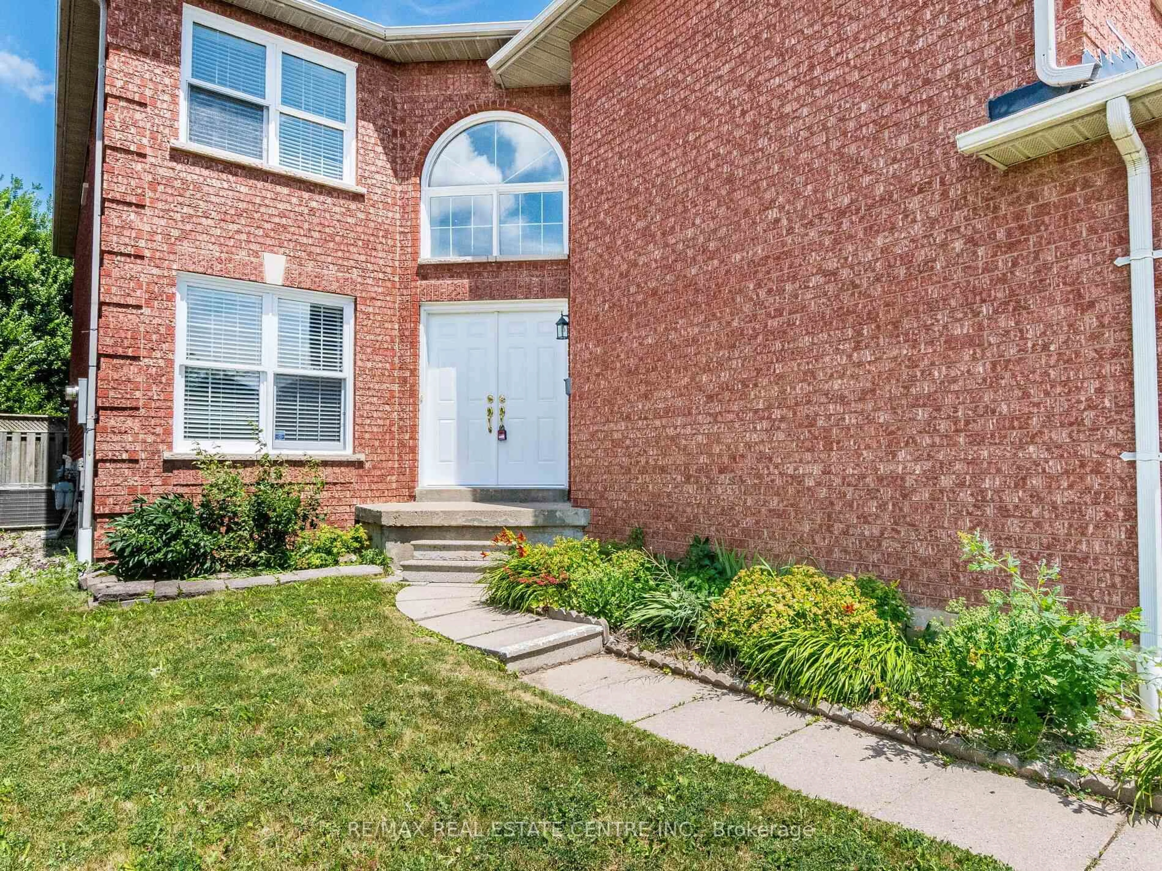Home with brick exterior material, street for 4938 Rosebush Rd, Mississauga Ontario L5M 5M9