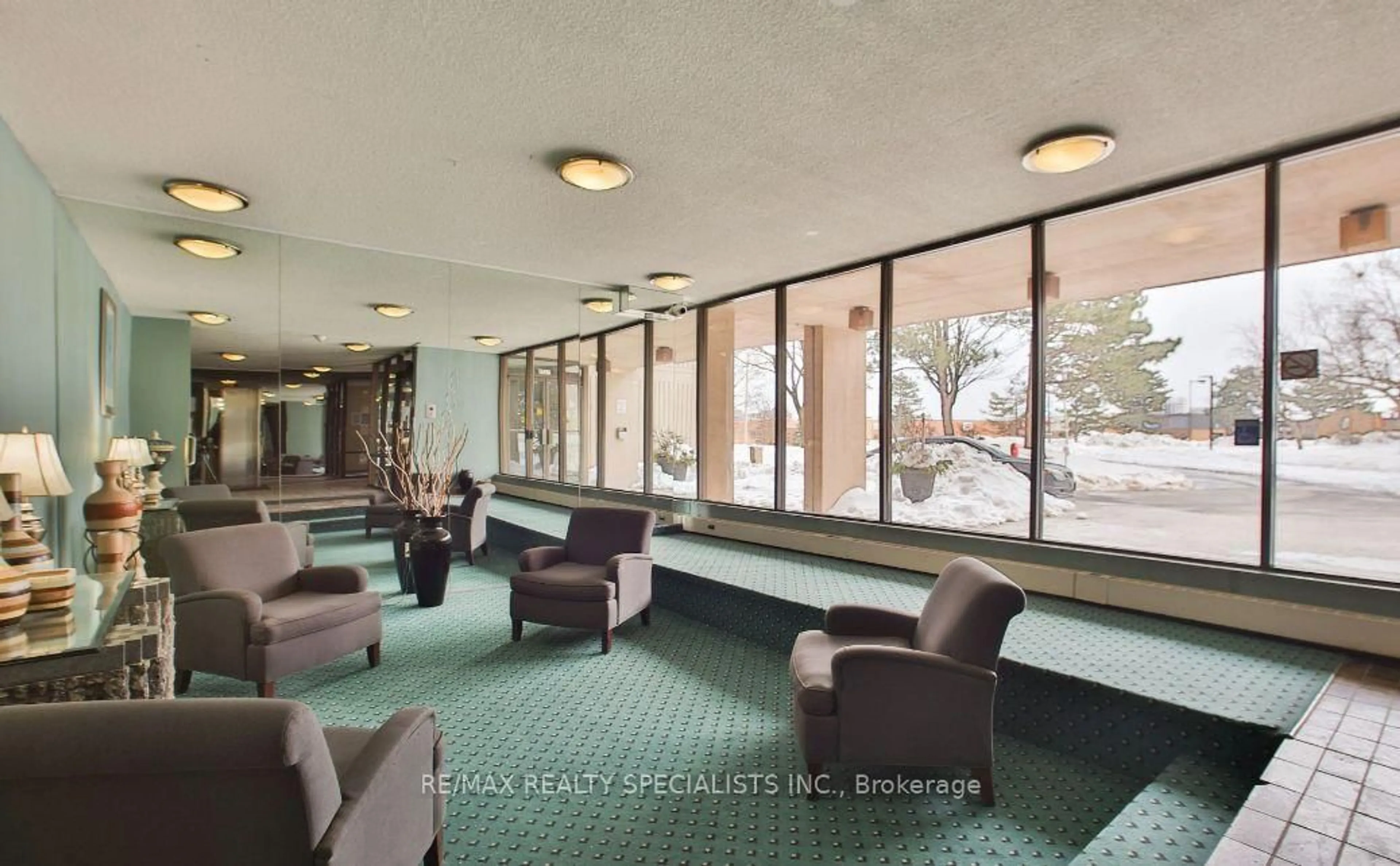 Lobby for 2929 Aquitaine Ave #804, Mississauga Ontario L5N 2C7