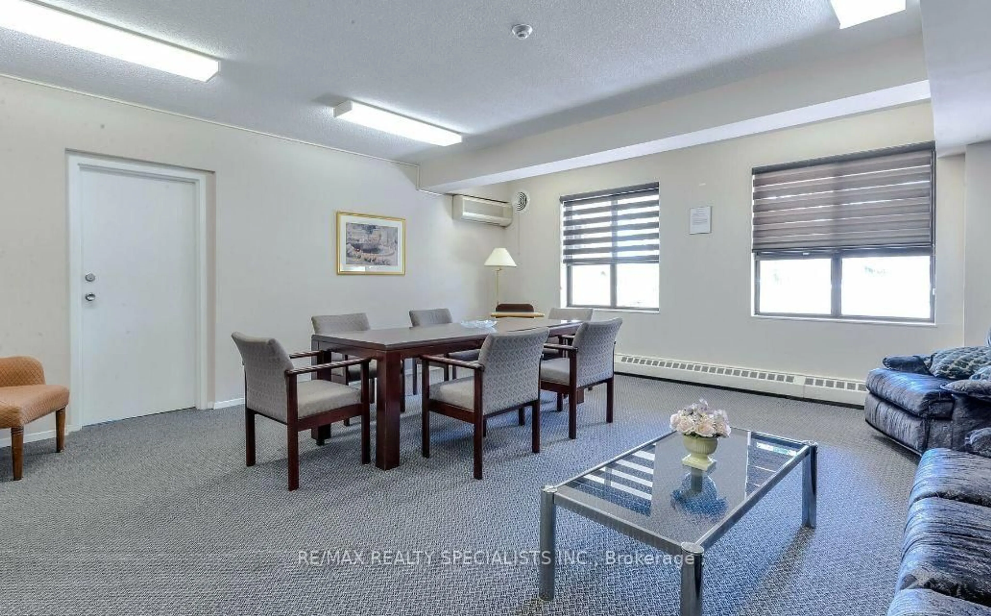 Dining room, unknown for 2929 Aquitaine Ave #804, Mississauga Ontario L5N 2C7