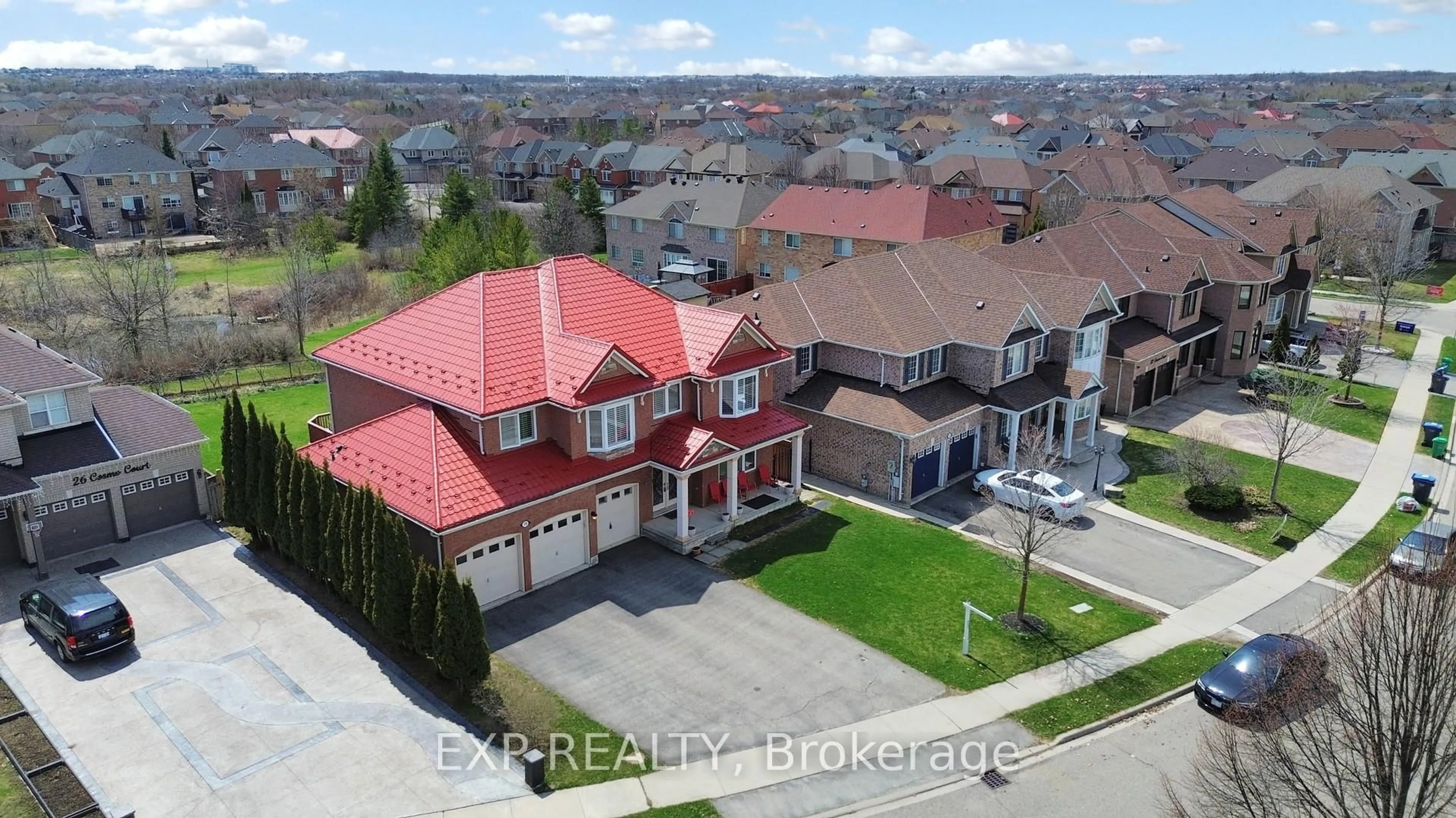 A pic from outside/outdoor area/front of a property/back of a property/a pic from drone, street for 28 Cosmo Crt, Brampton Ontario L6P 1G2