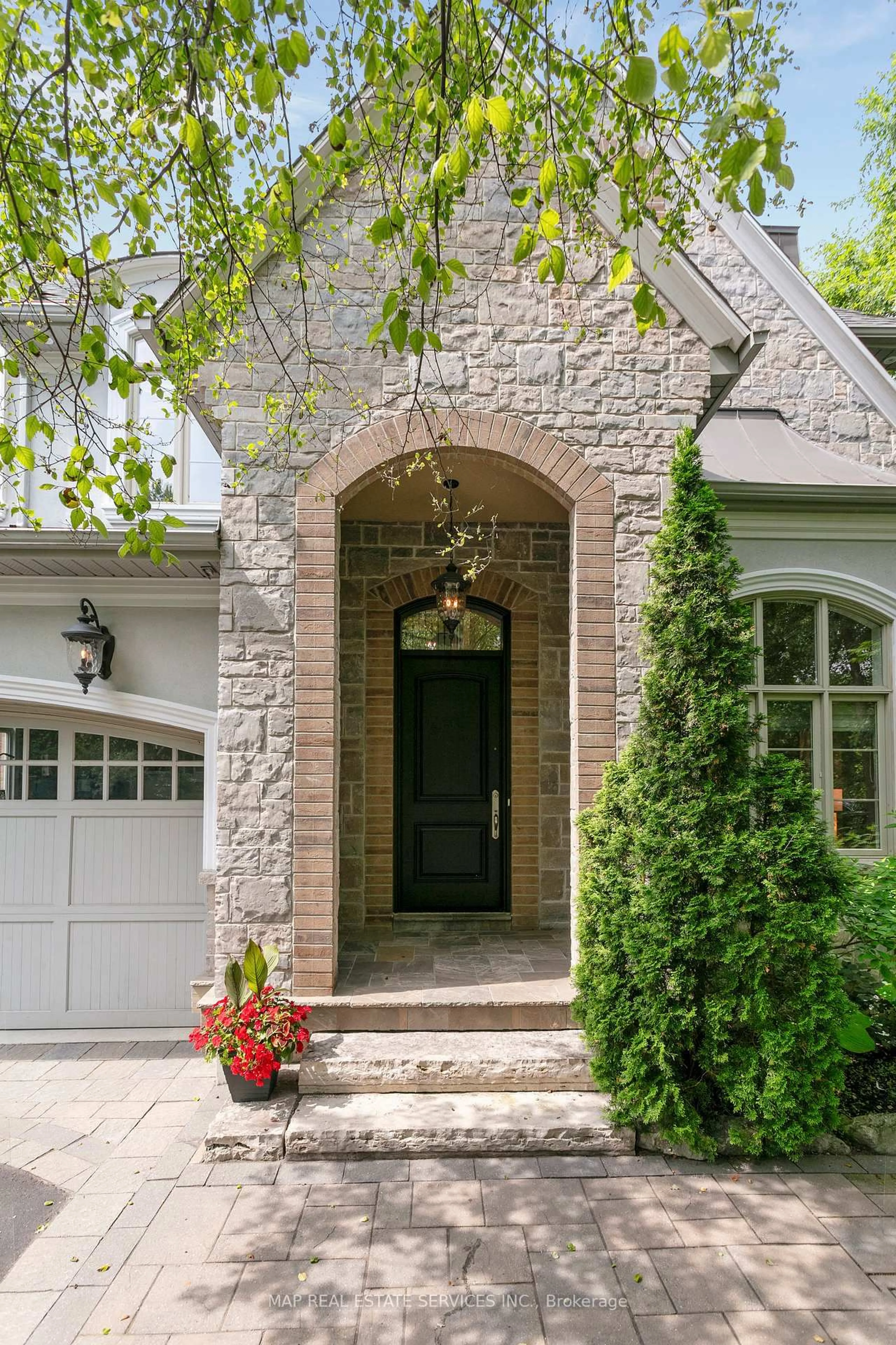 Home with brick exterior material, street for 1290 Lakebreeze Dr, Mississauga Ontario L5G 3W6