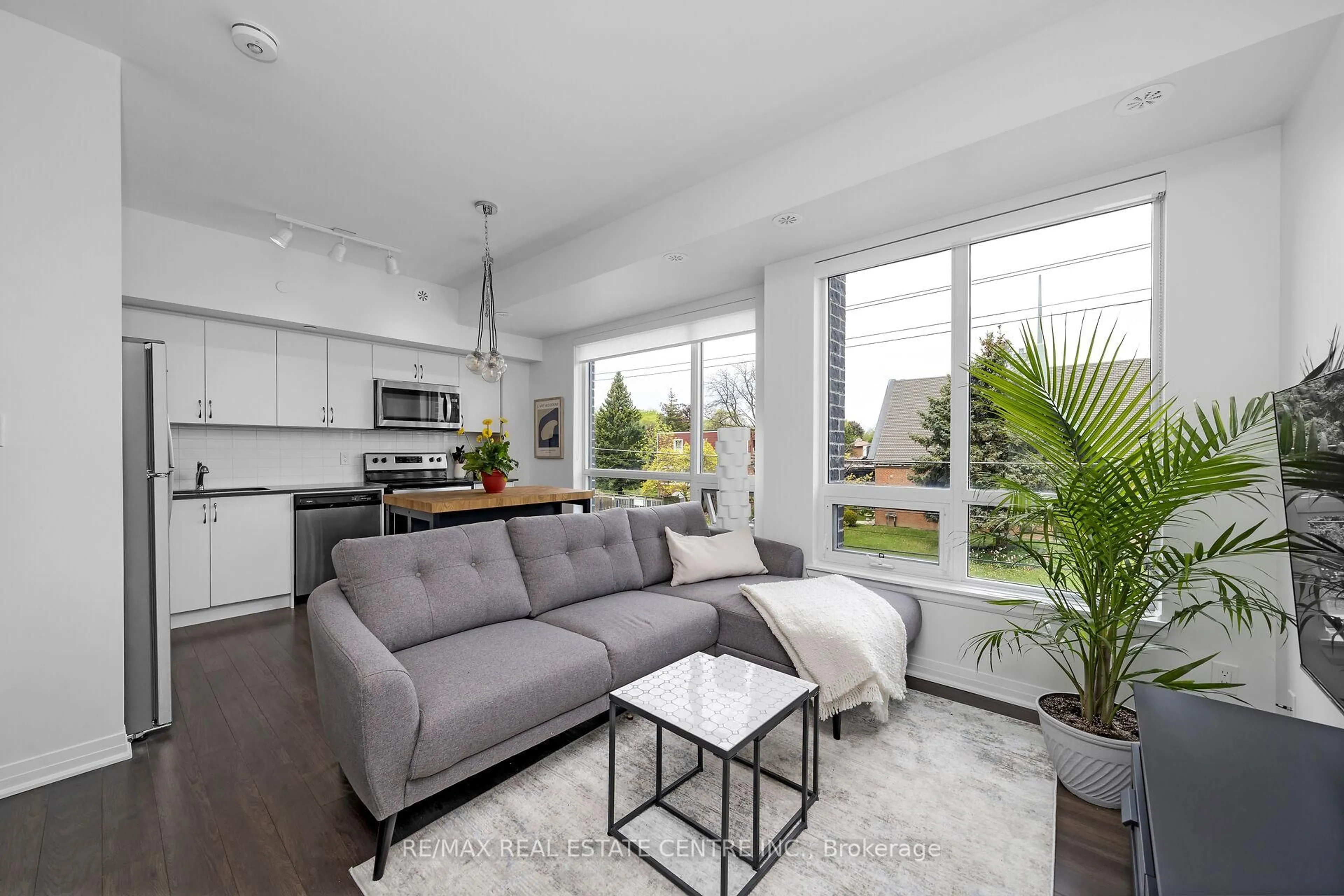 Living room with furniture, unknown for 680 Atwater Ave #7, Mississauga Ontario L5G 0B6