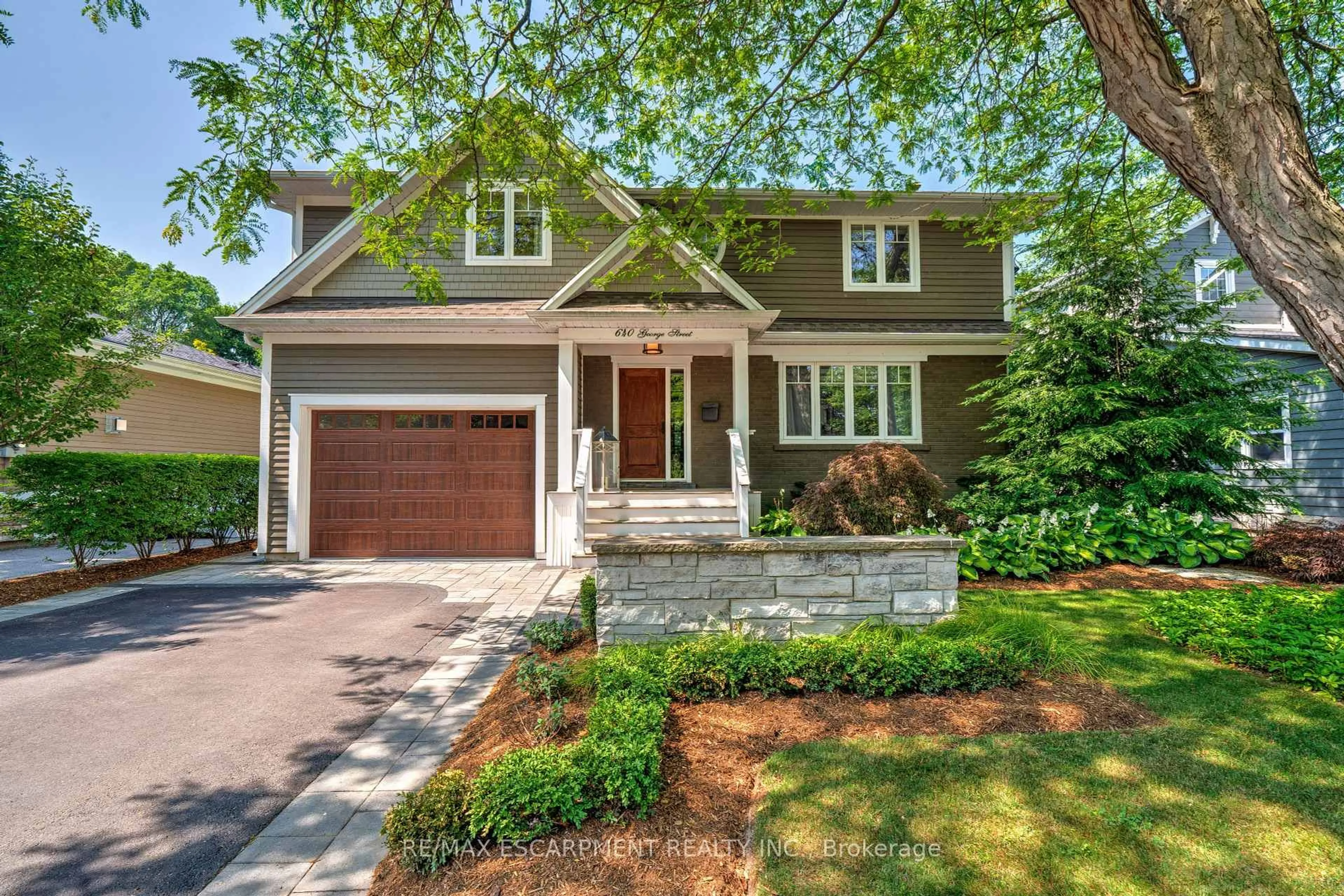 Home with brick exterior material, street for 640 George St, Burlington Ontario L7R 2V7