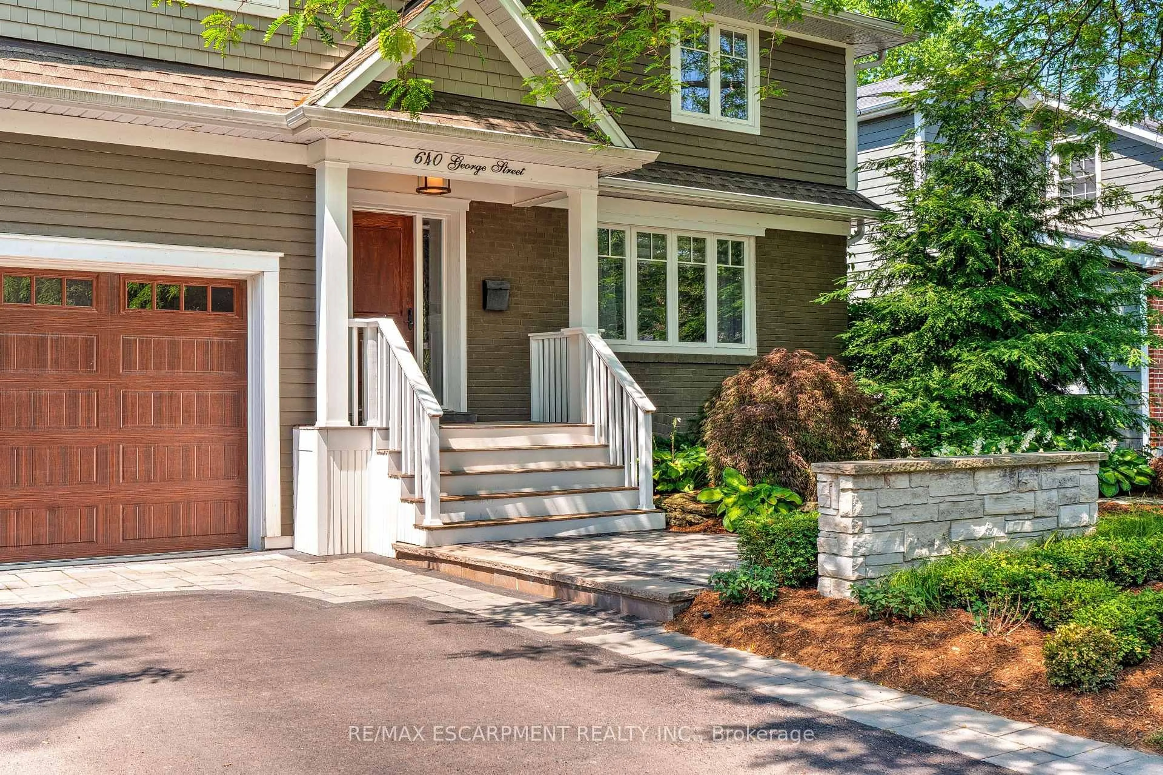 Home with brick exterior material, street for 640 George St, Burlington Ontario L7R 2V7