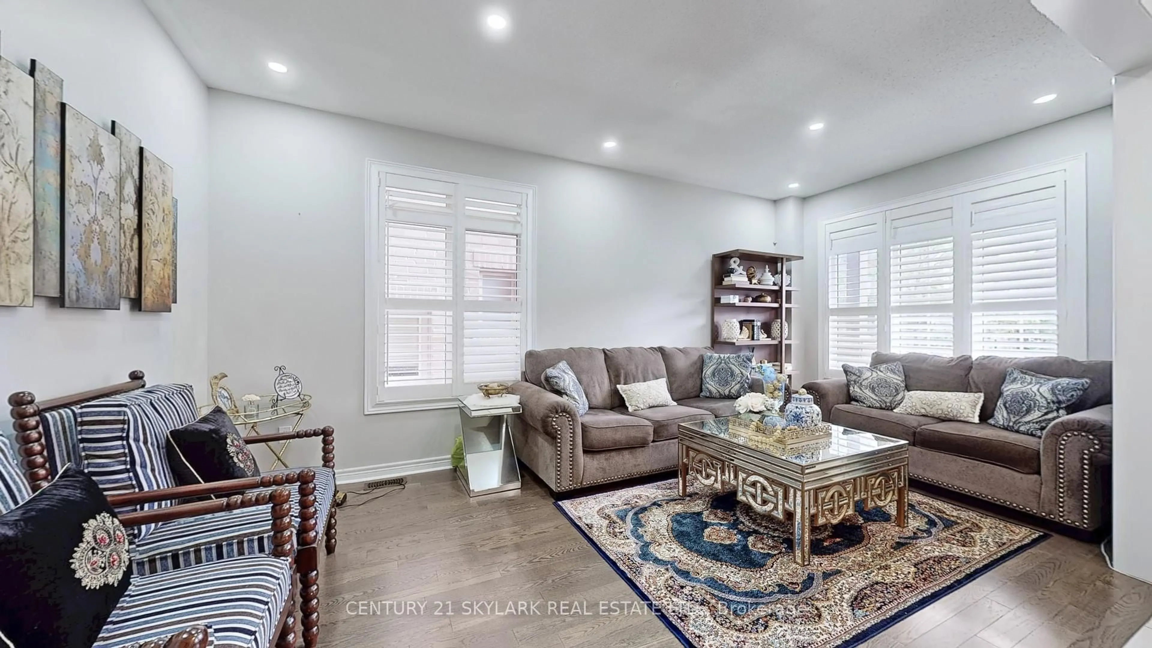 Living room with furniture, unknown for 88 Zelda Rd, Brampton Ontario L6R 3V4