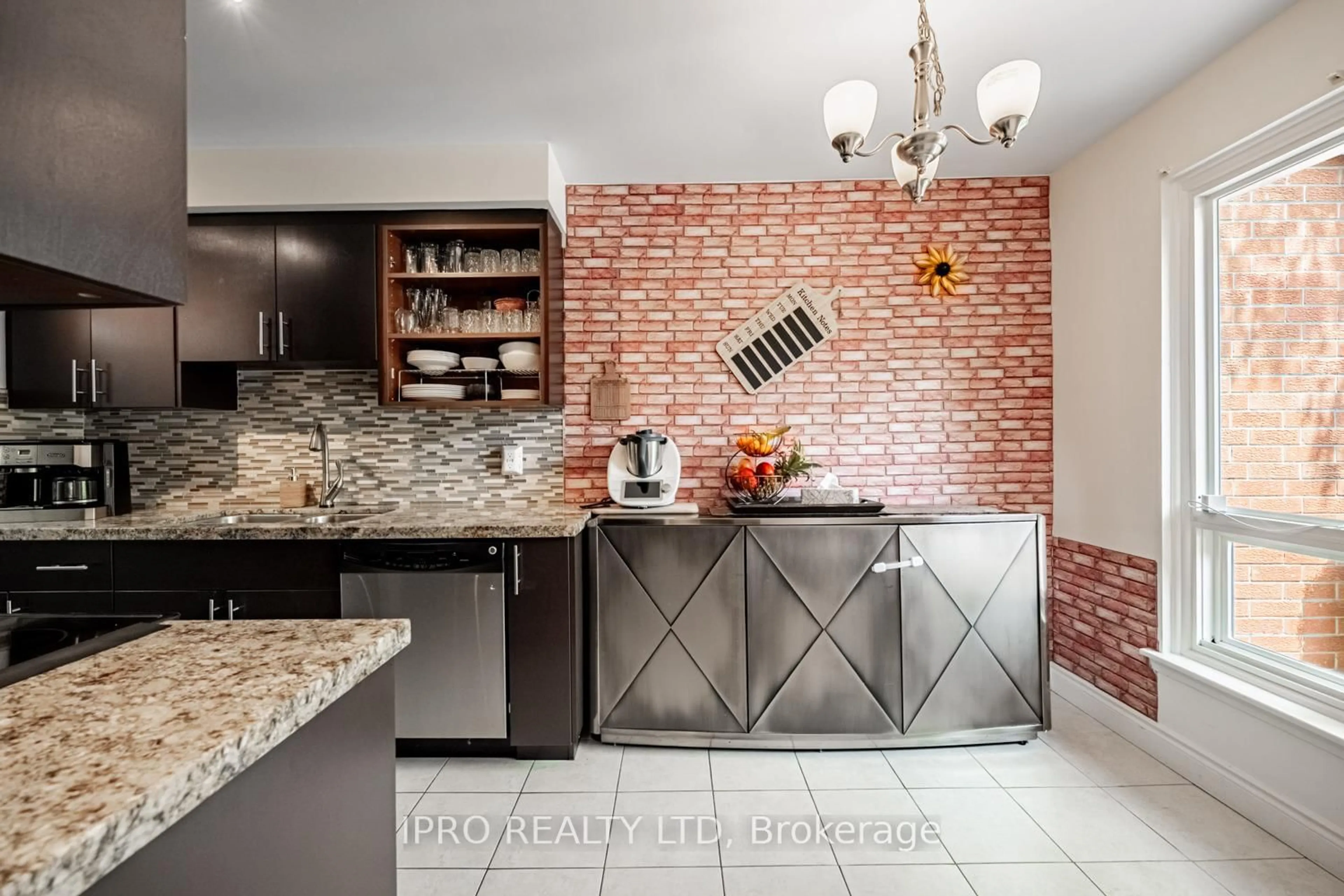 Contemporary kitchen, ceramic/tile floor for 34 Gardenia Way, Caledon Ontario L7C 1B2