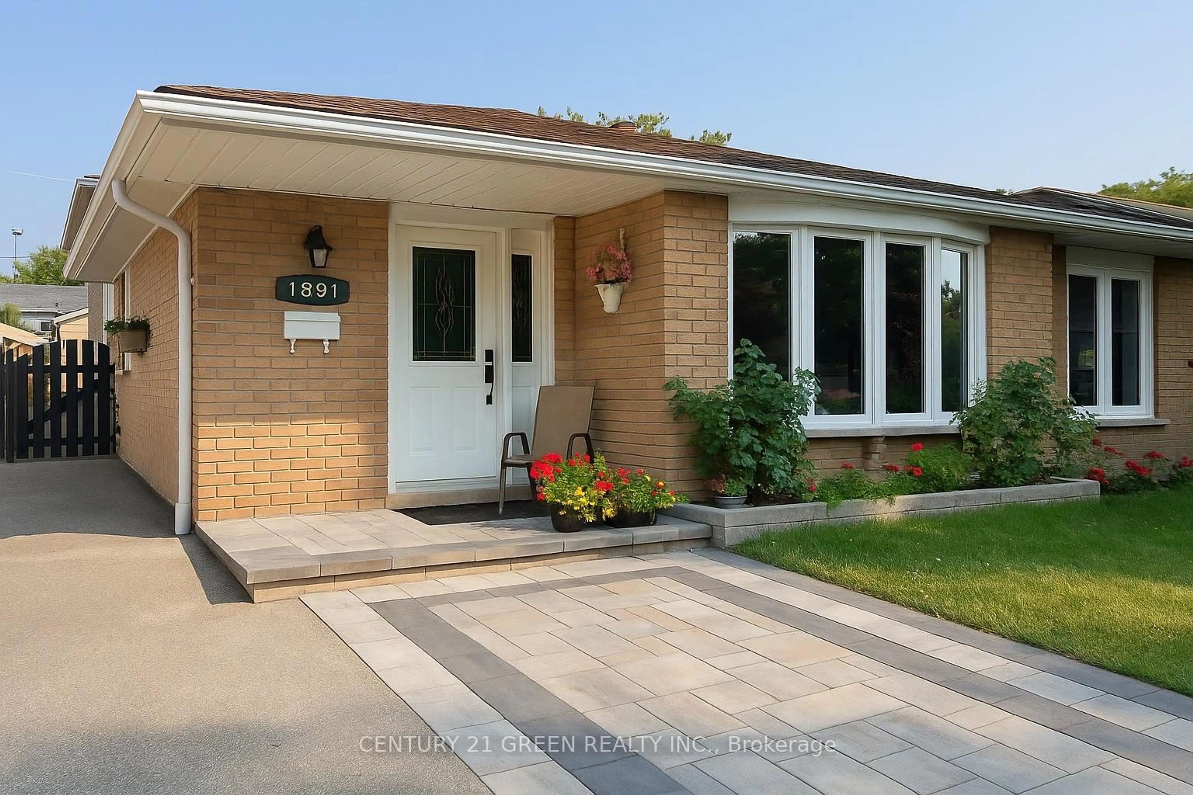 Home with brick exterior material, street for 1891 Silverberry Cres, Mississauga Ontario L5J 1C8