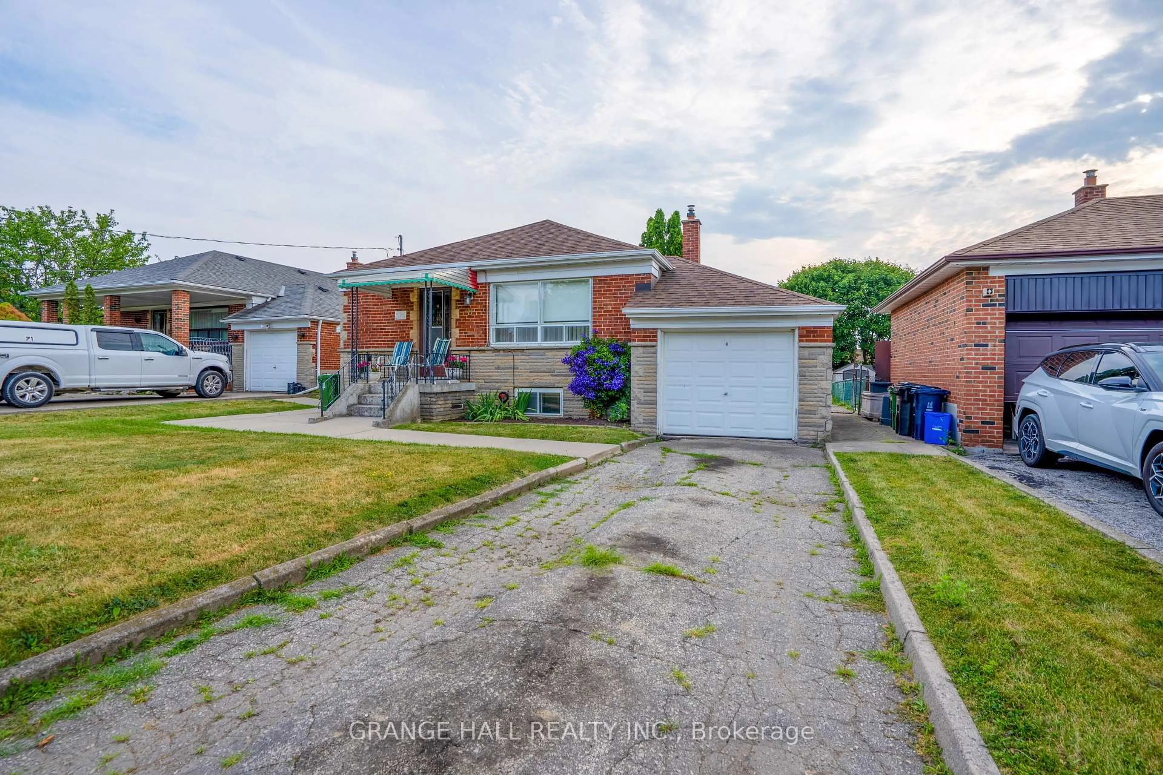 Unknown for 8 Blaydon Ave, Toronto Ontario M3M 2E1