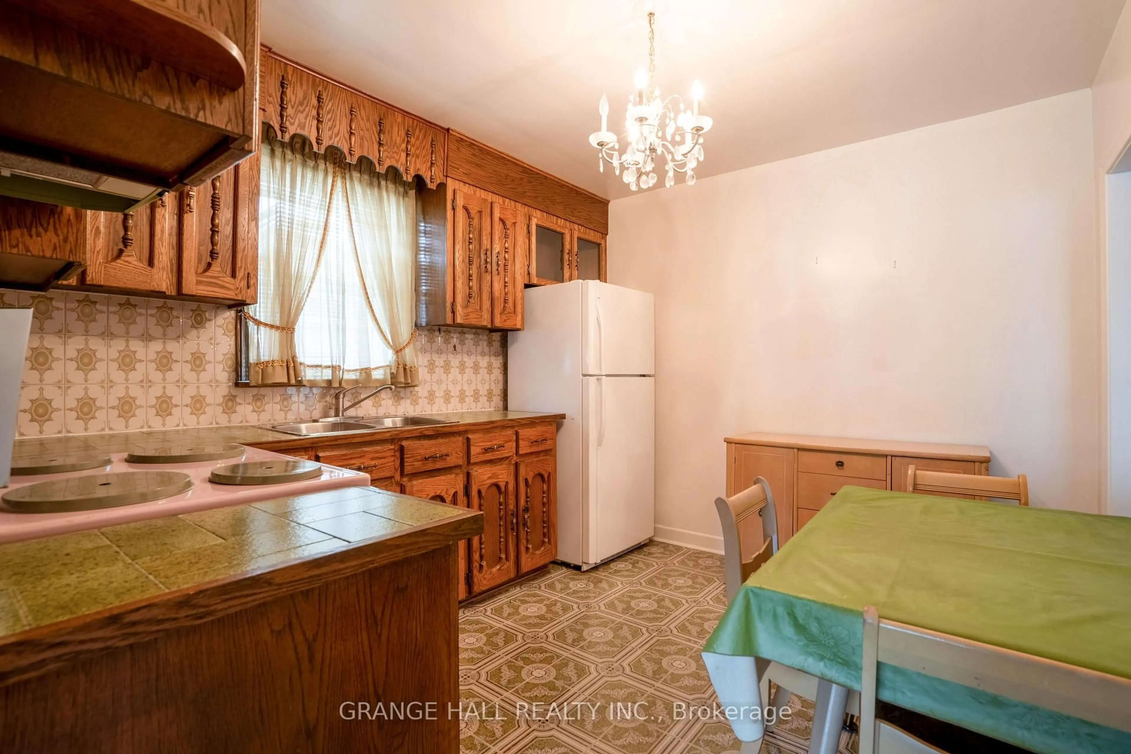 Standard kitchen, unknown for 8 Blaydon Ave, Toronto Ontario M3M 2E1