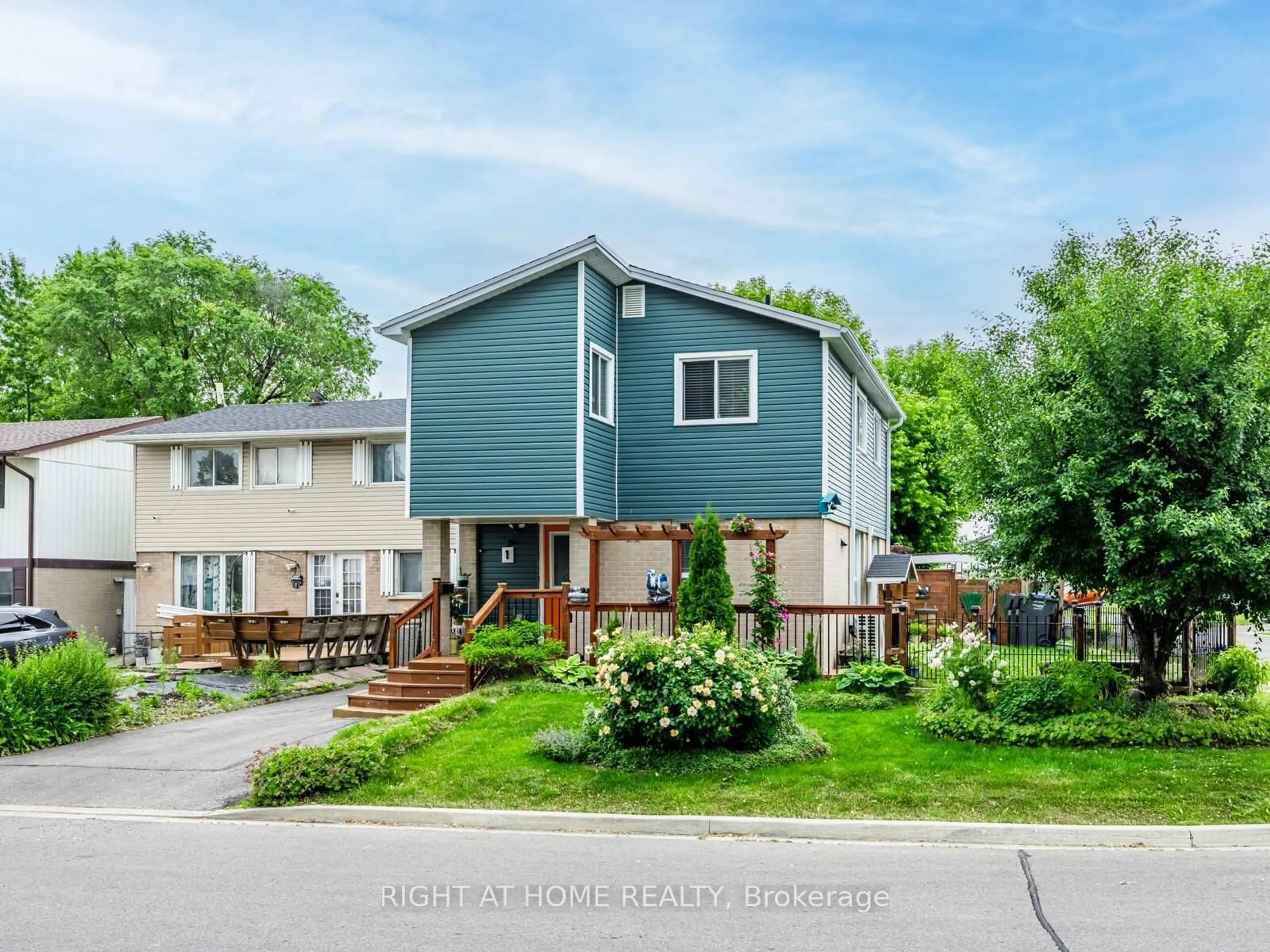A pic from outside/outdoor area/front of a property/back of a property/a pic from drone, street for 1 Jeffrey St, Brampton Ontario L6S 2M9