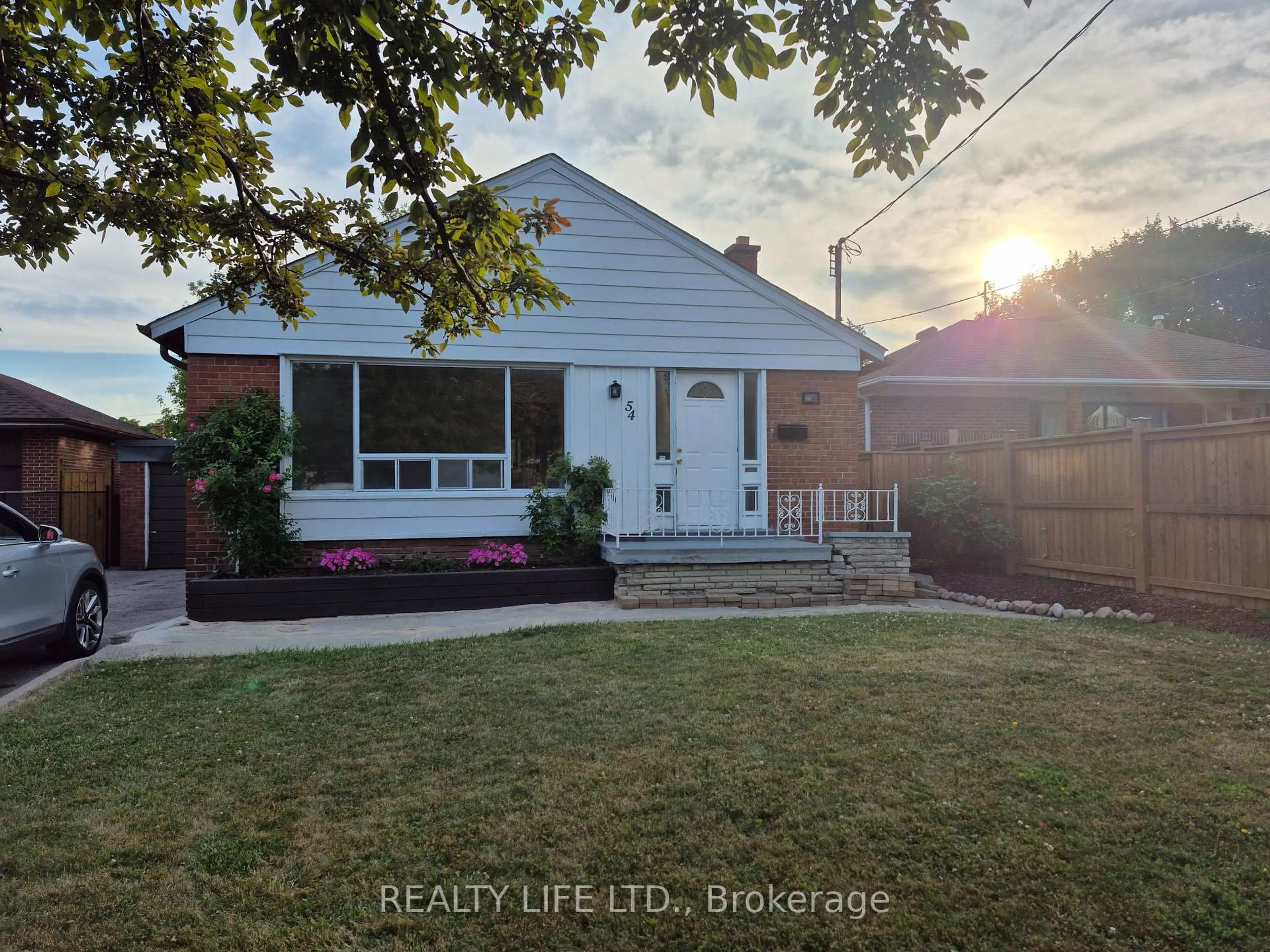 Unknown for 54 Garside Cres, Toronto Ontario M6M 2Z6