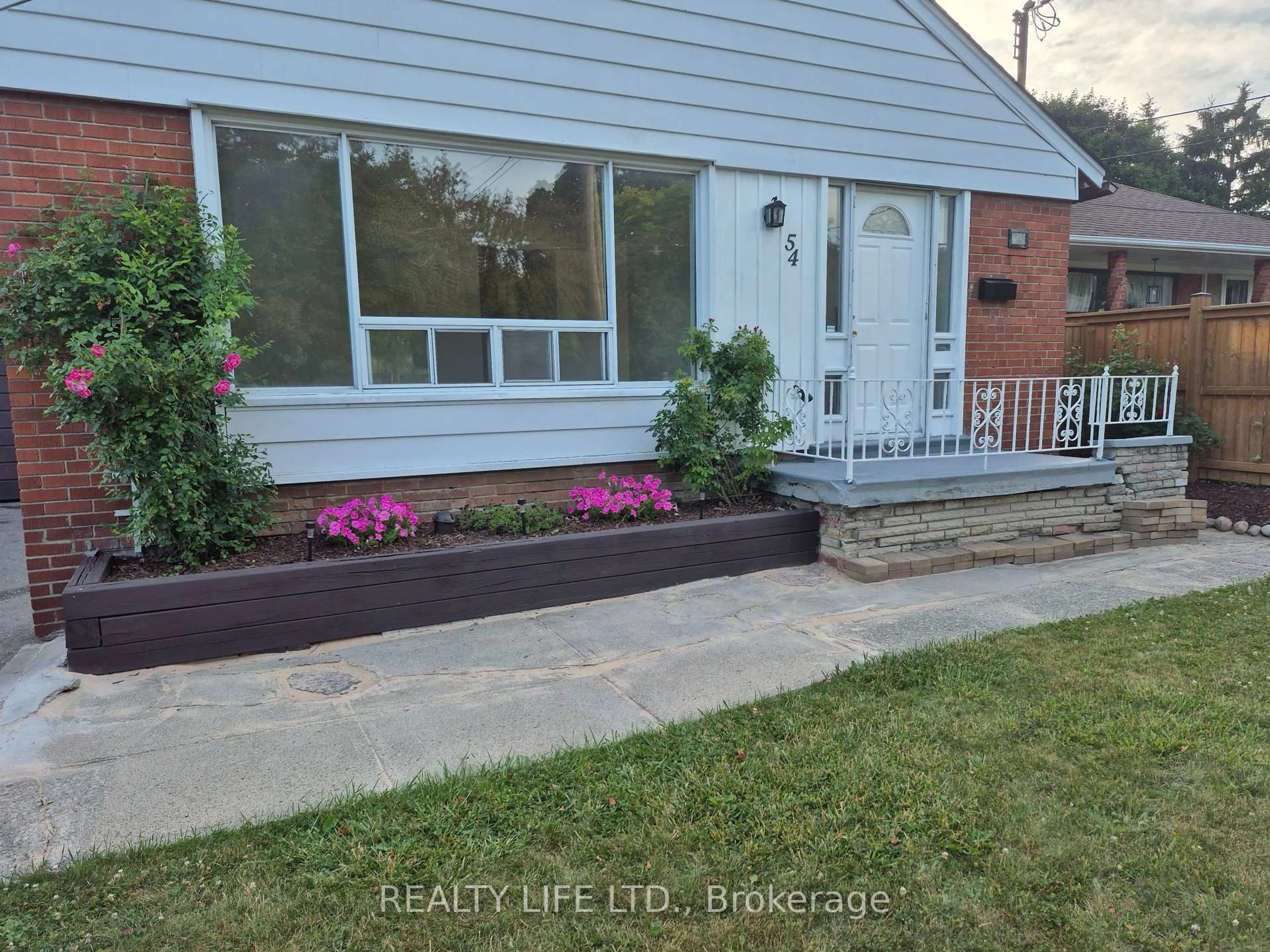 Unknown for 54 Garside Cres, Toronto Ontario M6M 2Z6