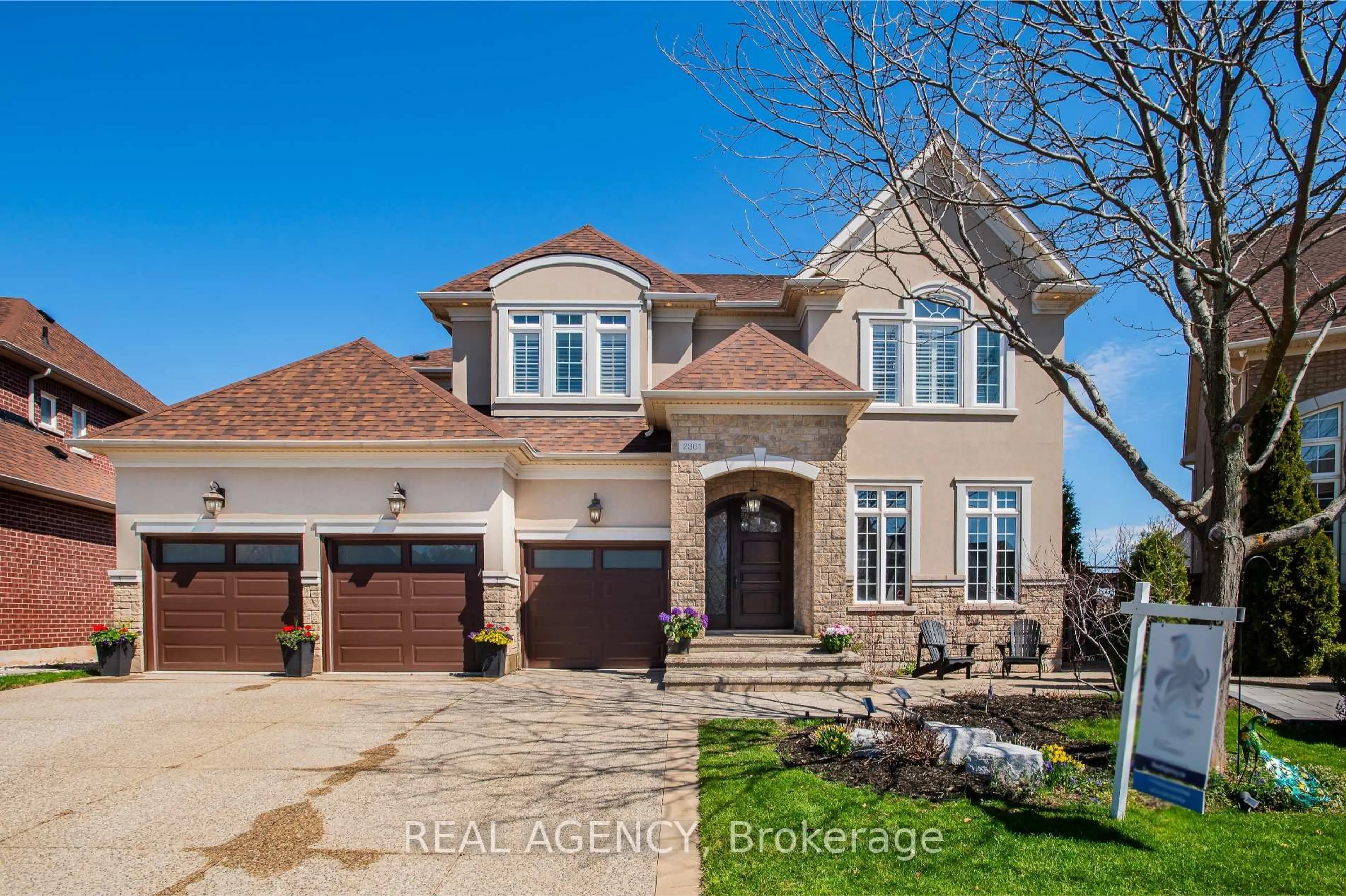 Home with brick exterior material, unknown for 2361 Delnice Dr, Oakville Ontario L6H 0A9