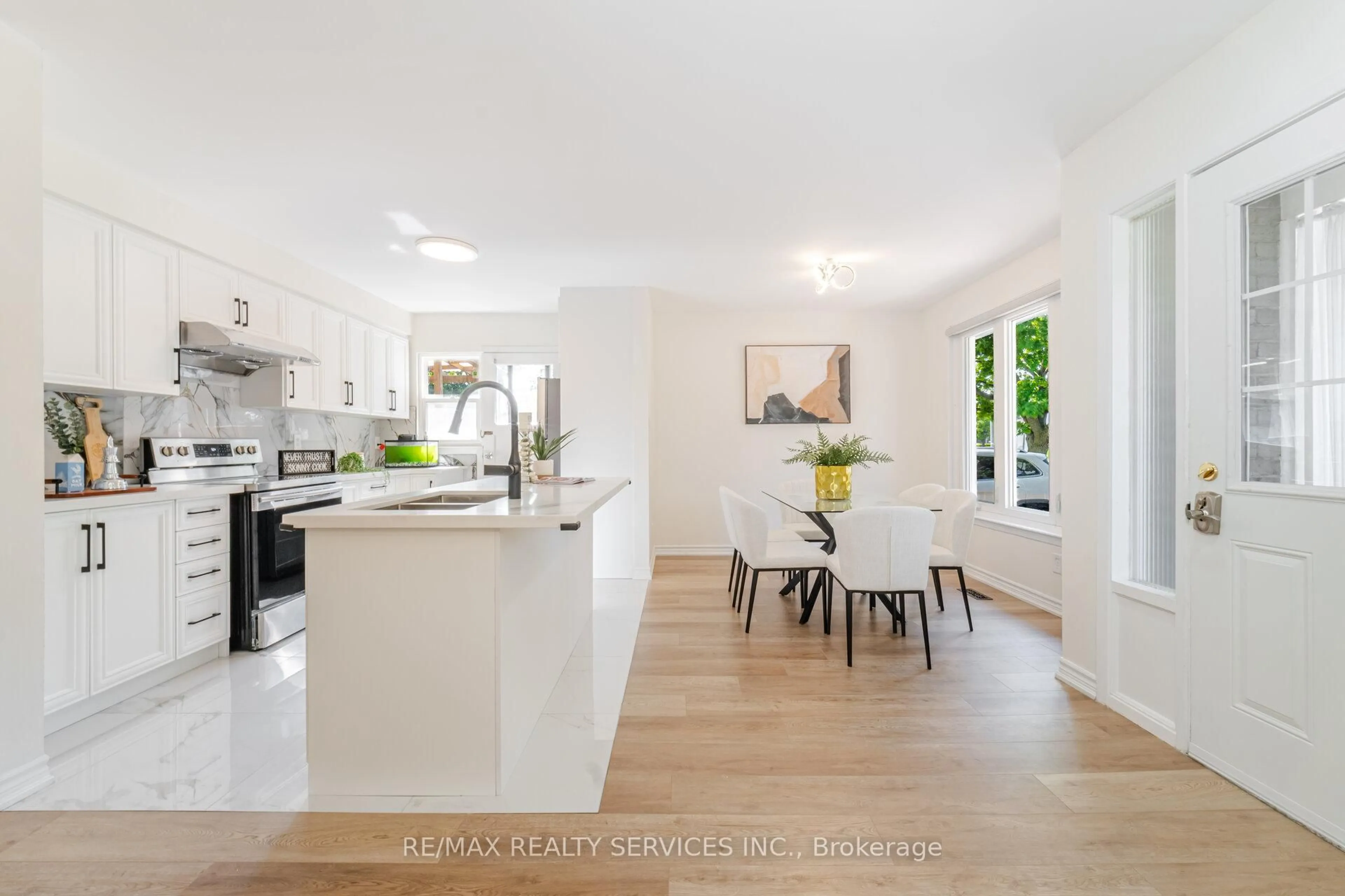 Open concept kitchen, unknown for 139 Rutherford Rd, Brampton Ontario L6V 2J4