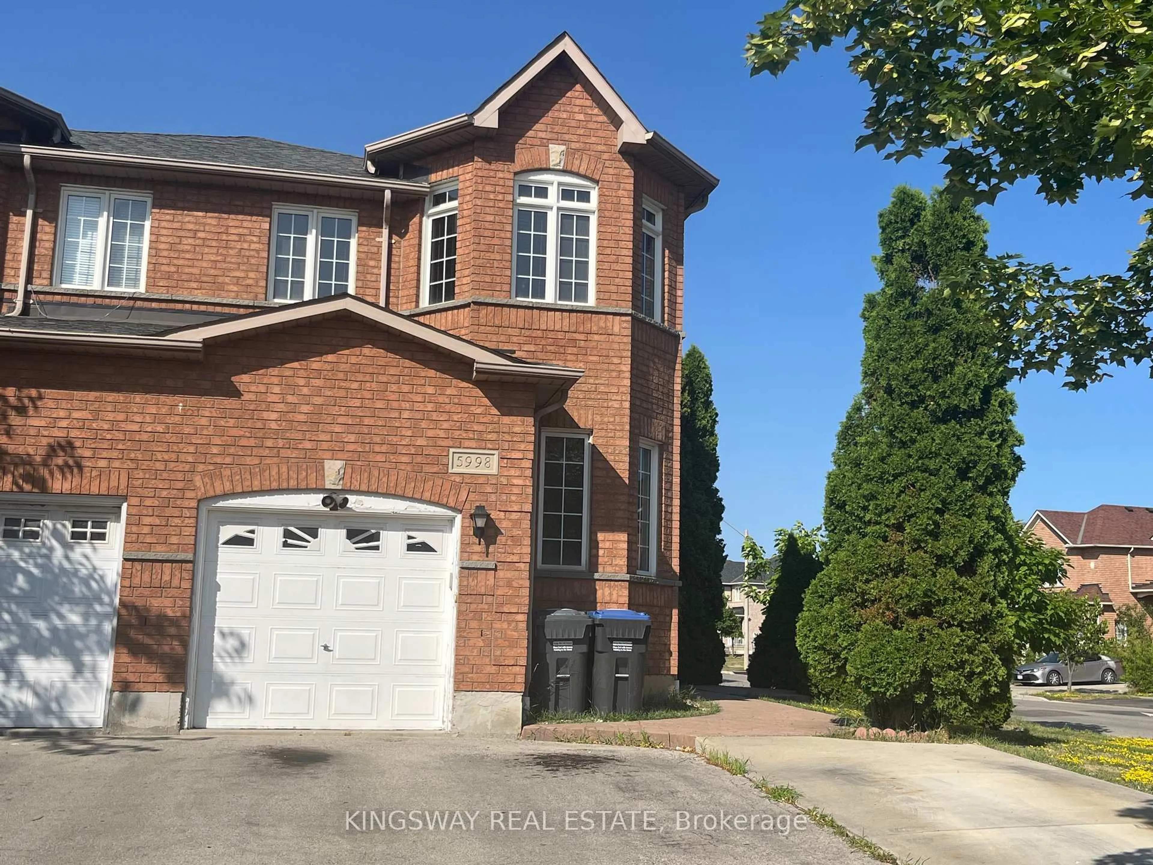 Home with brick exterior material, street for 5998 Gant Cres, Mississauga Ontario L5V 2T6