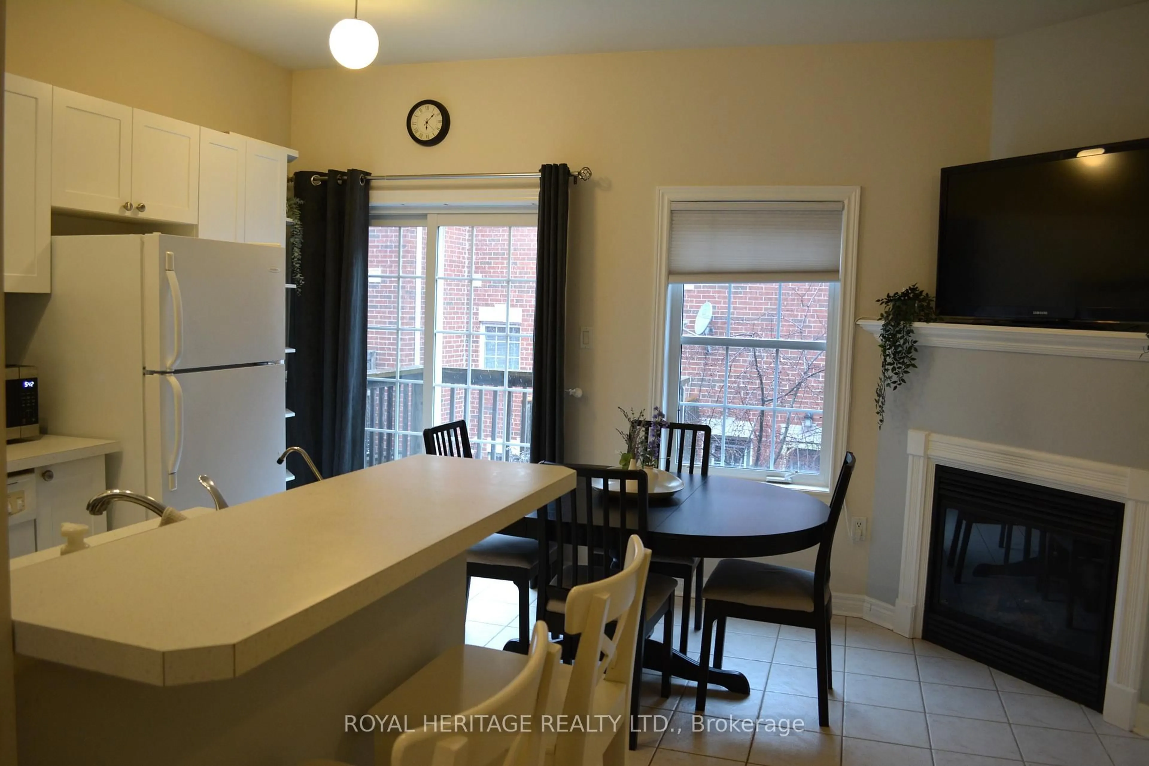 Standard kitchen, unknown for 20 Wesleyan St, Halton Hills Ontario L7G 2E1