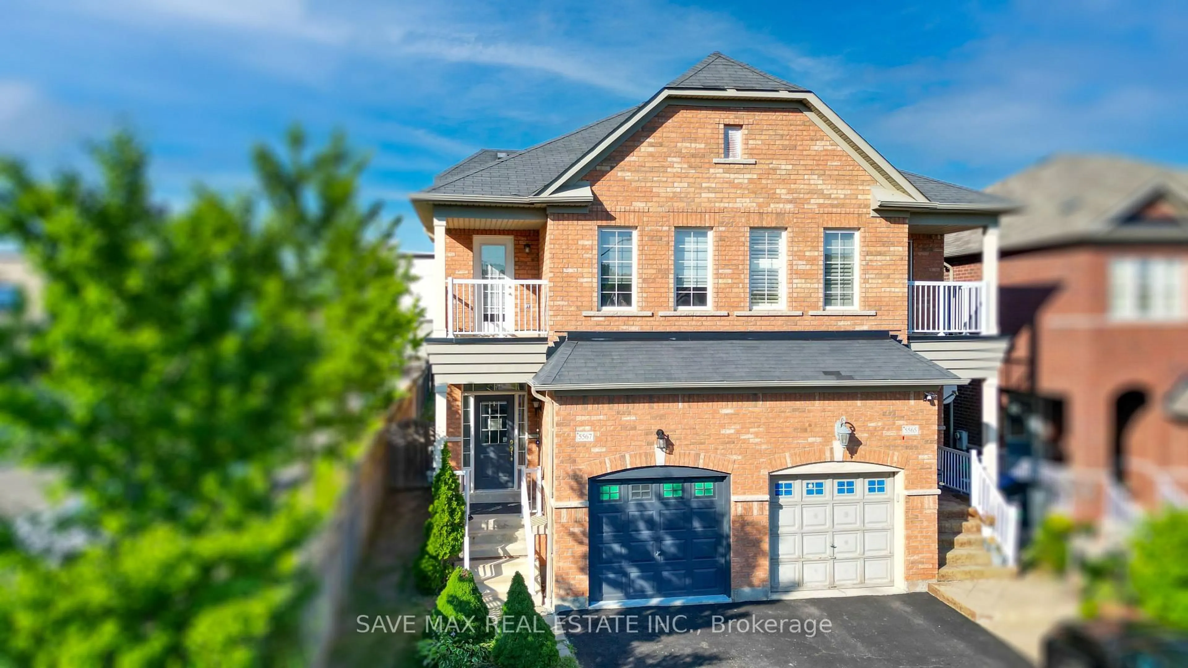 Home with brick exterior material, street for 5567 Bonnie St, Mississauga Ontario L5M 0N7