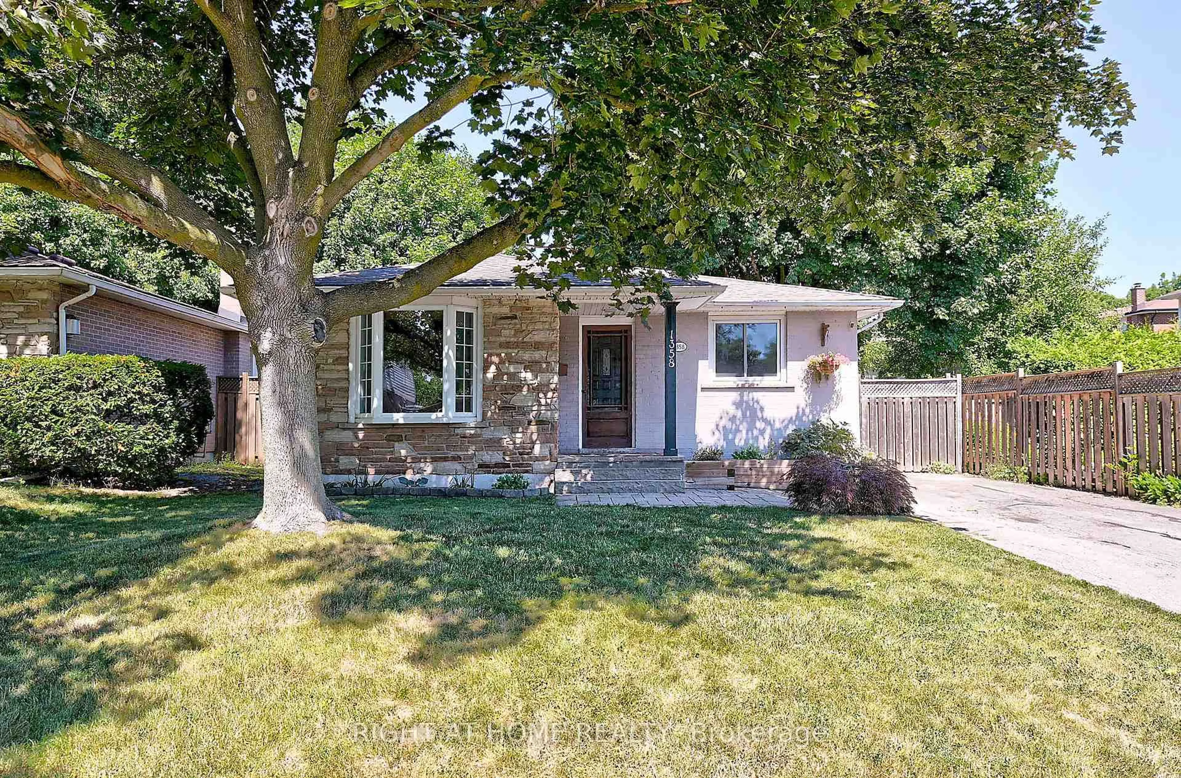 Home with vinyl exterior material, street for 1358 Odessa Cres, Oakville Ontario L6H 1R8