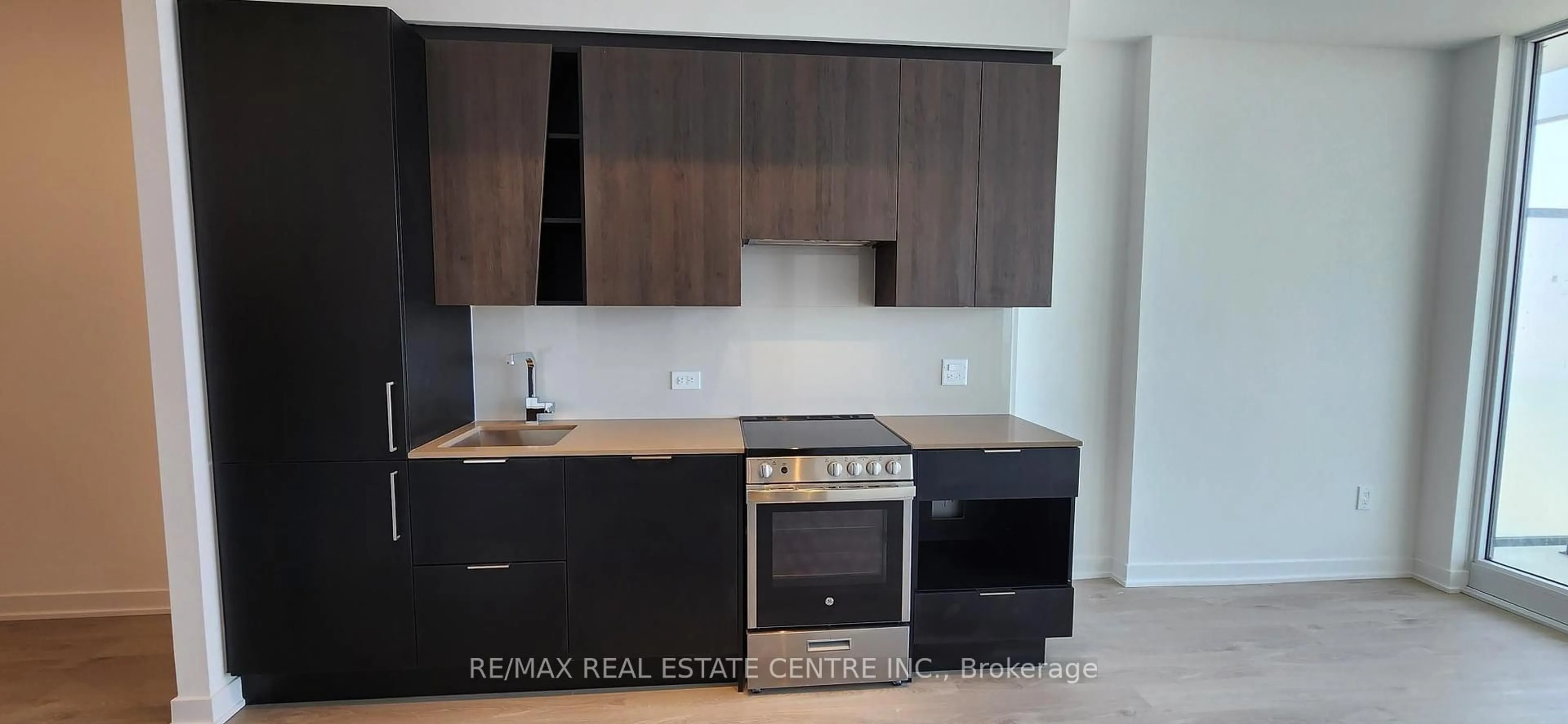Unknown for 3900 Confederation Pkwy #3602, Mississauga Ontario L5B 0M3