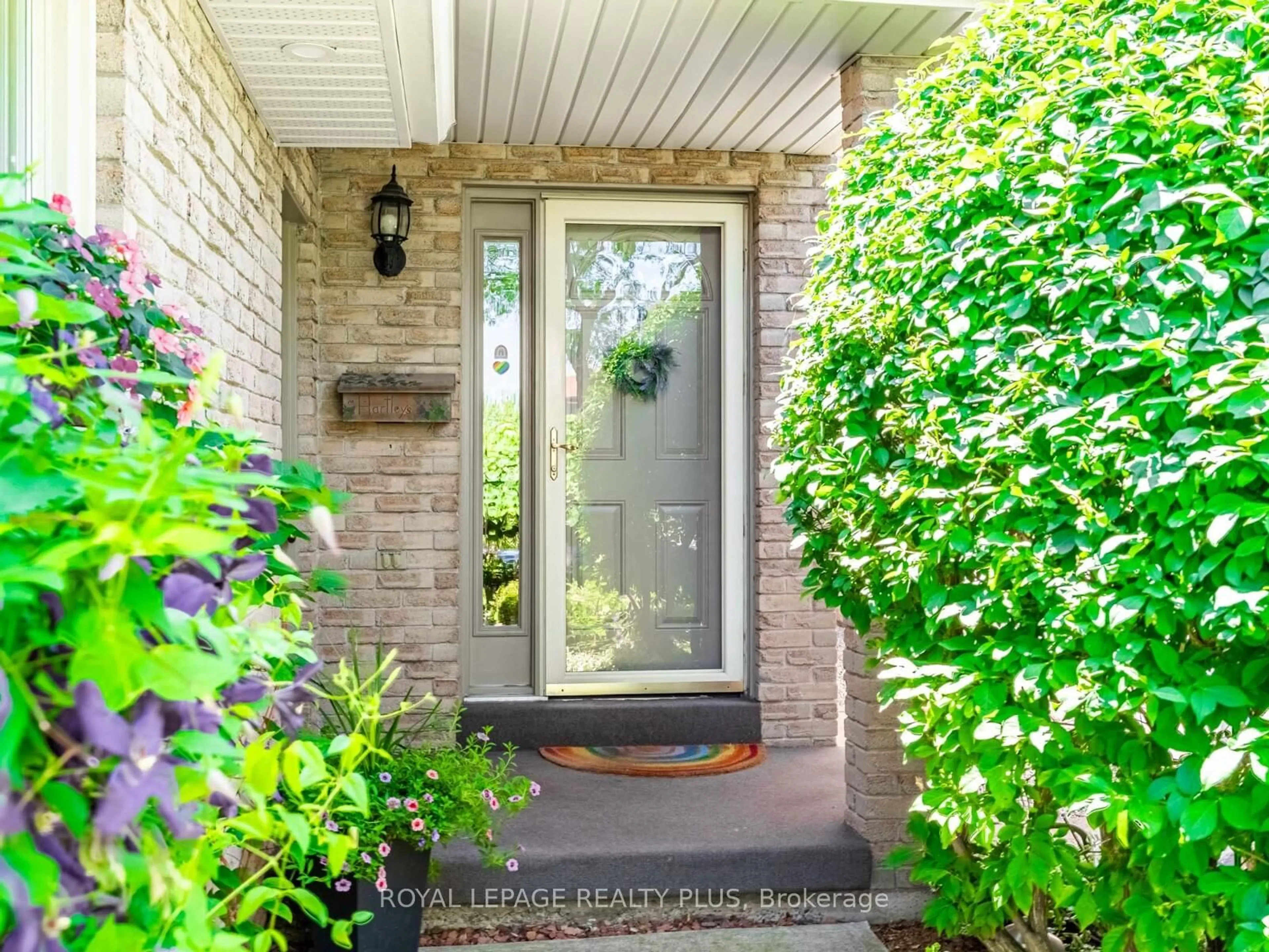 Indoor entryway for 4097 Trapper Cres, Mississauga Ontario L5L 3A7