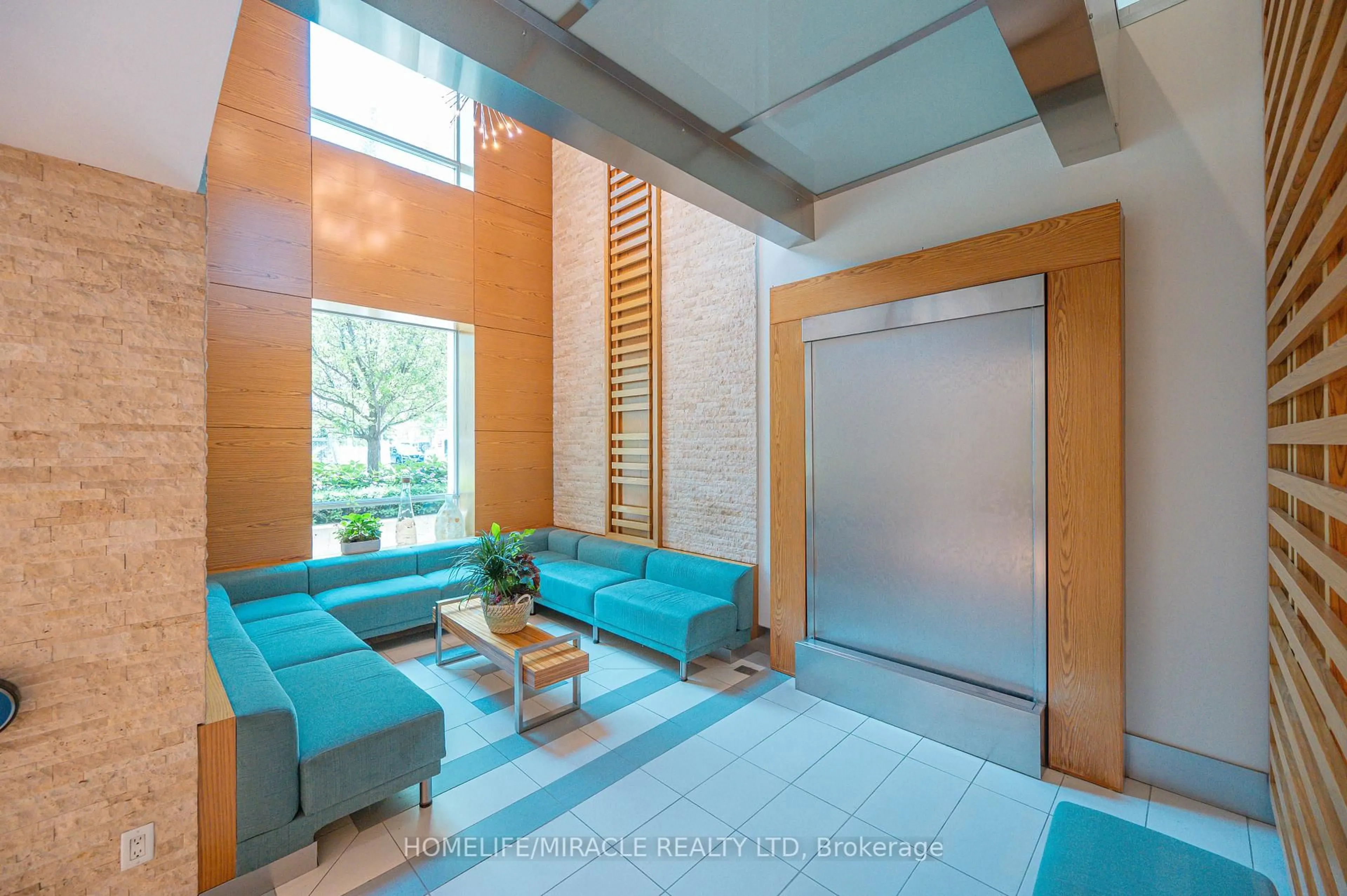 Indoor foyer for 155 Legion Rd #1401, Toronto Ontario M8Y 0A7