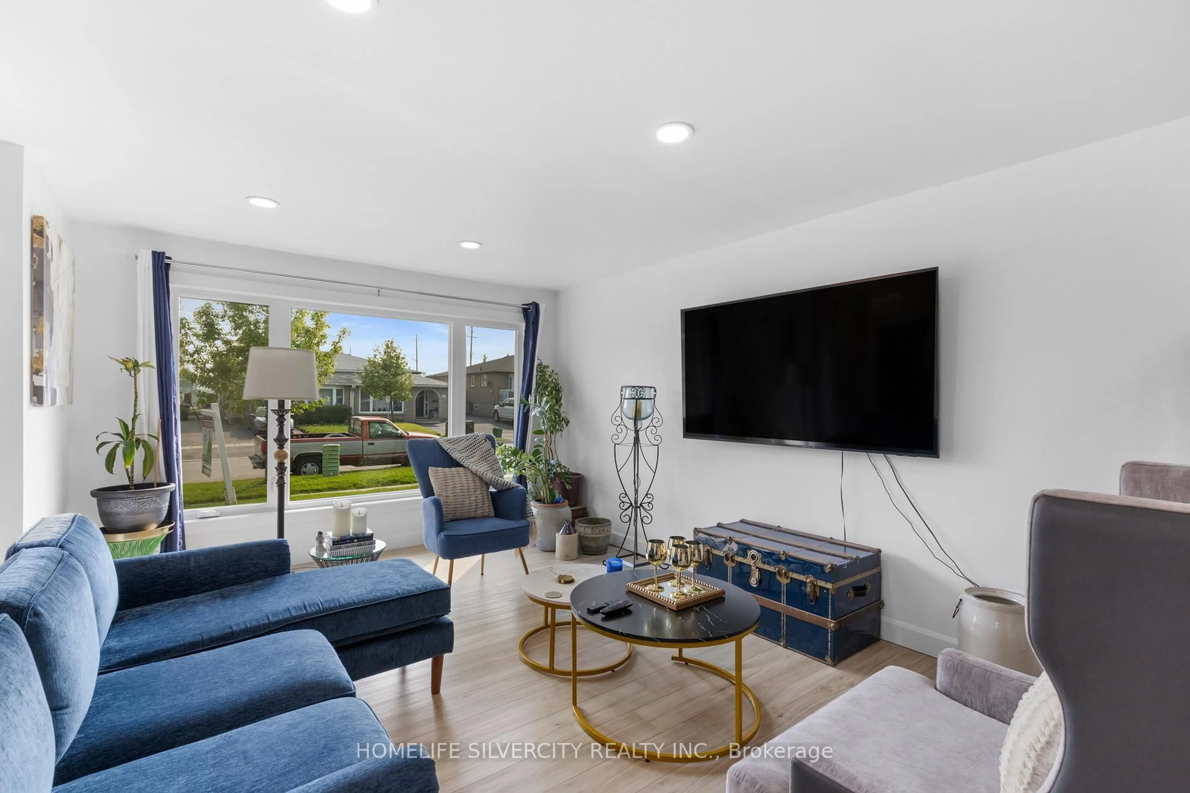 Home theater for 160 Burbank Cres, Orangeville Ontario L9W 3H8