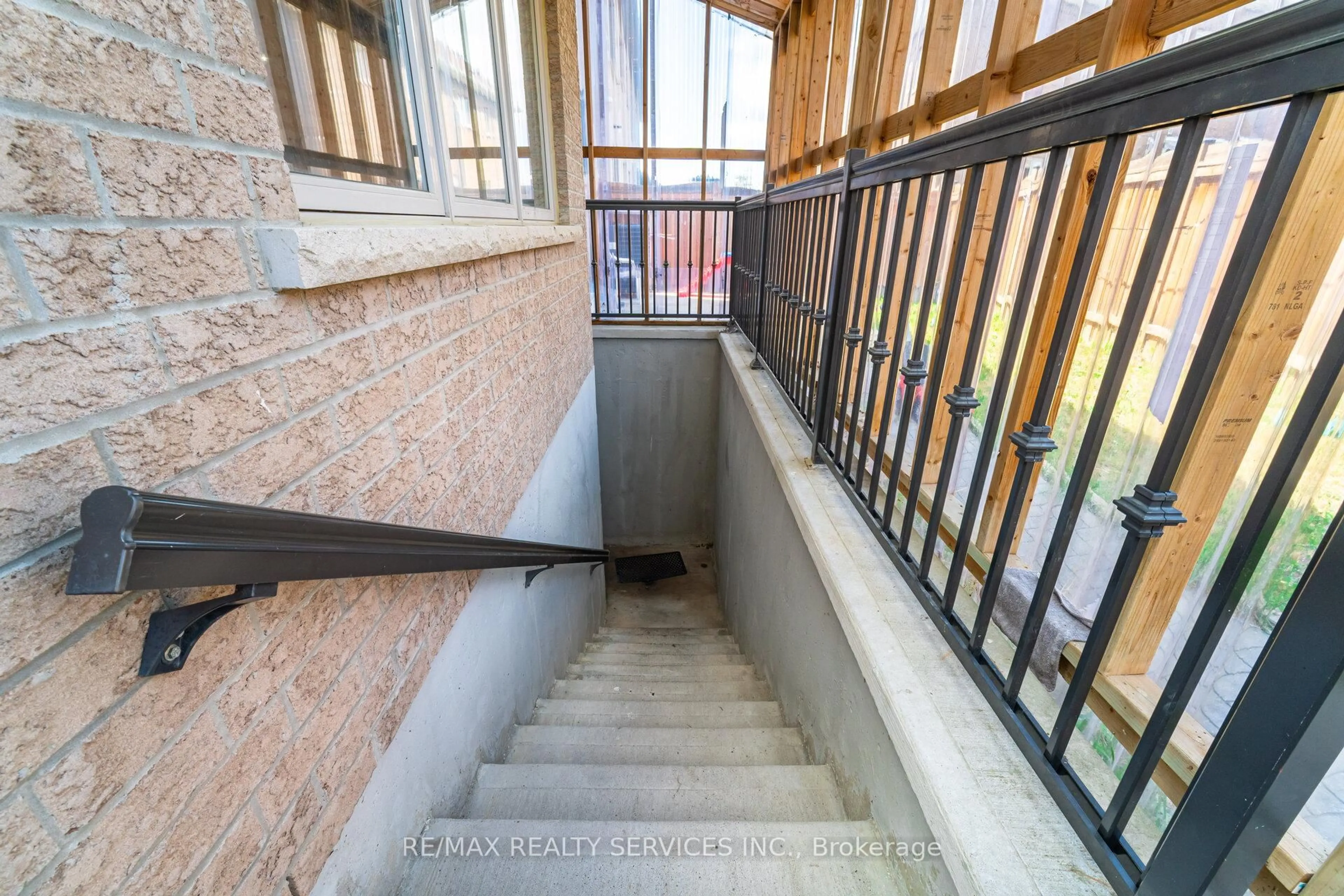 Stairs for 21 Magical Rd, Brampton Ontario L7A 4P8