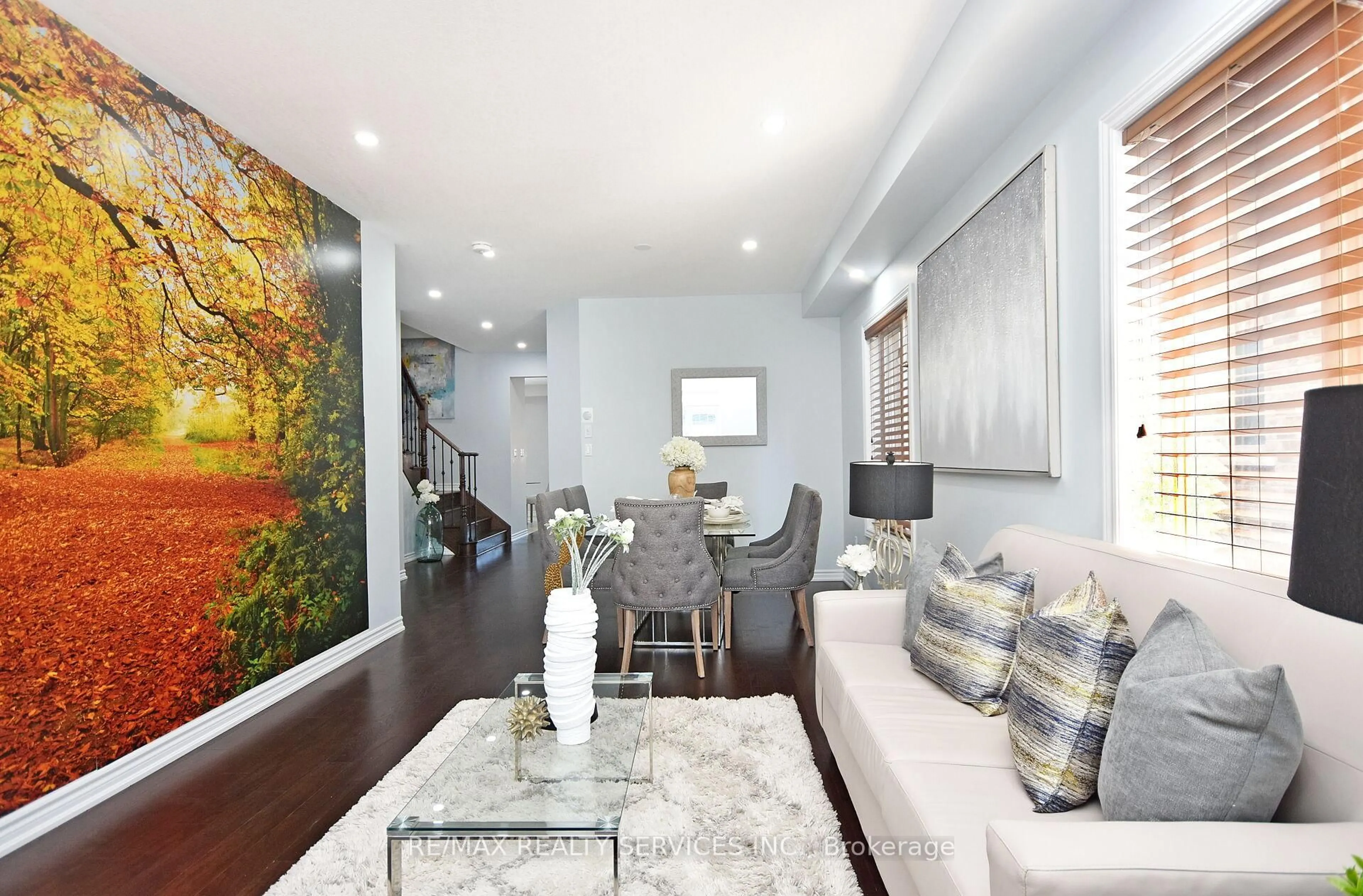 Living room with furniture, unknown for 21 Magical Rd, Brampton Ontario L7A 4P8