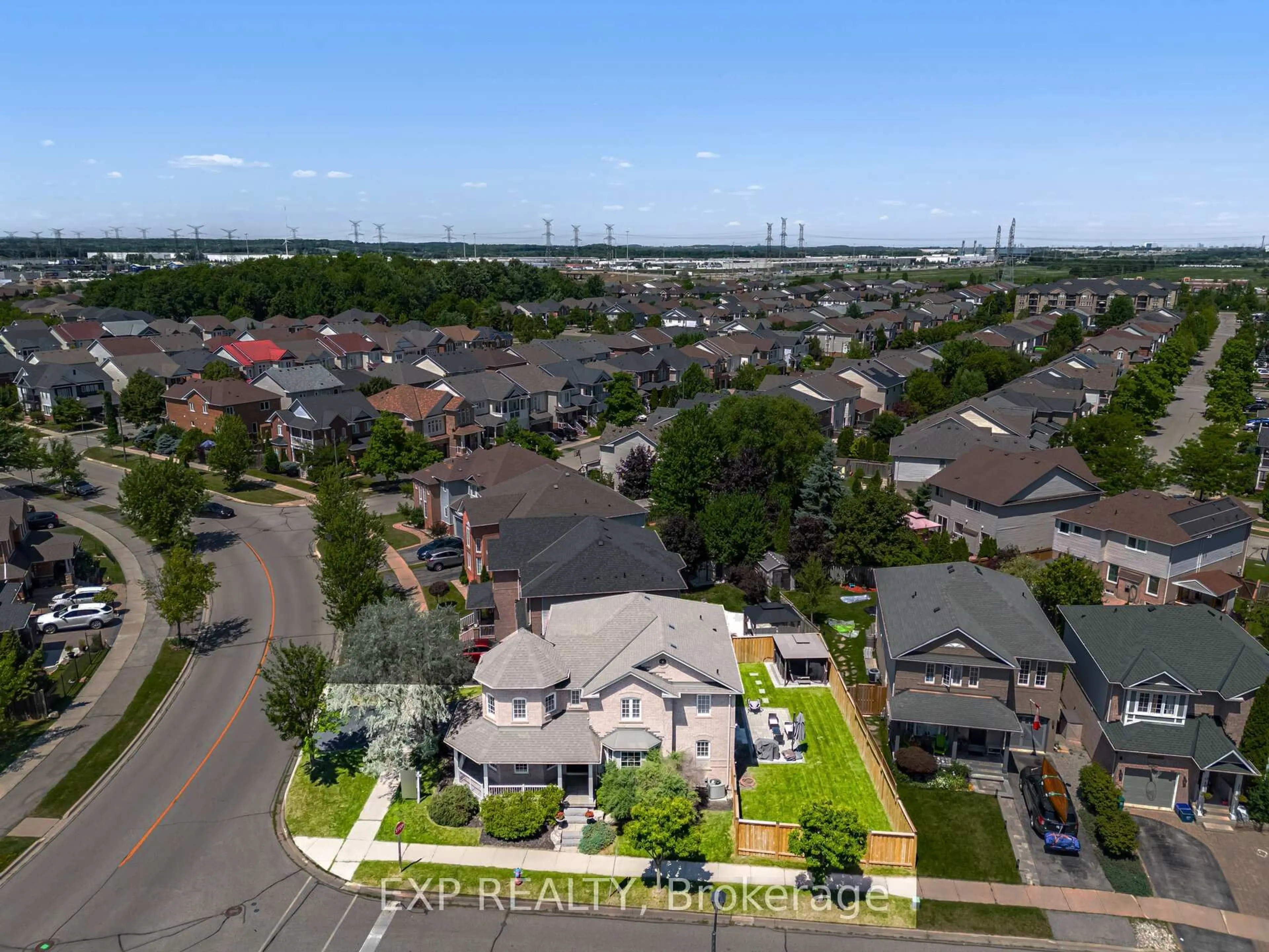 A pic from outside/outdoor area/front of a property/back of a property/a pic from drone, unknown for 160 DIXON Dr, Milton Ontario L9T 5R7