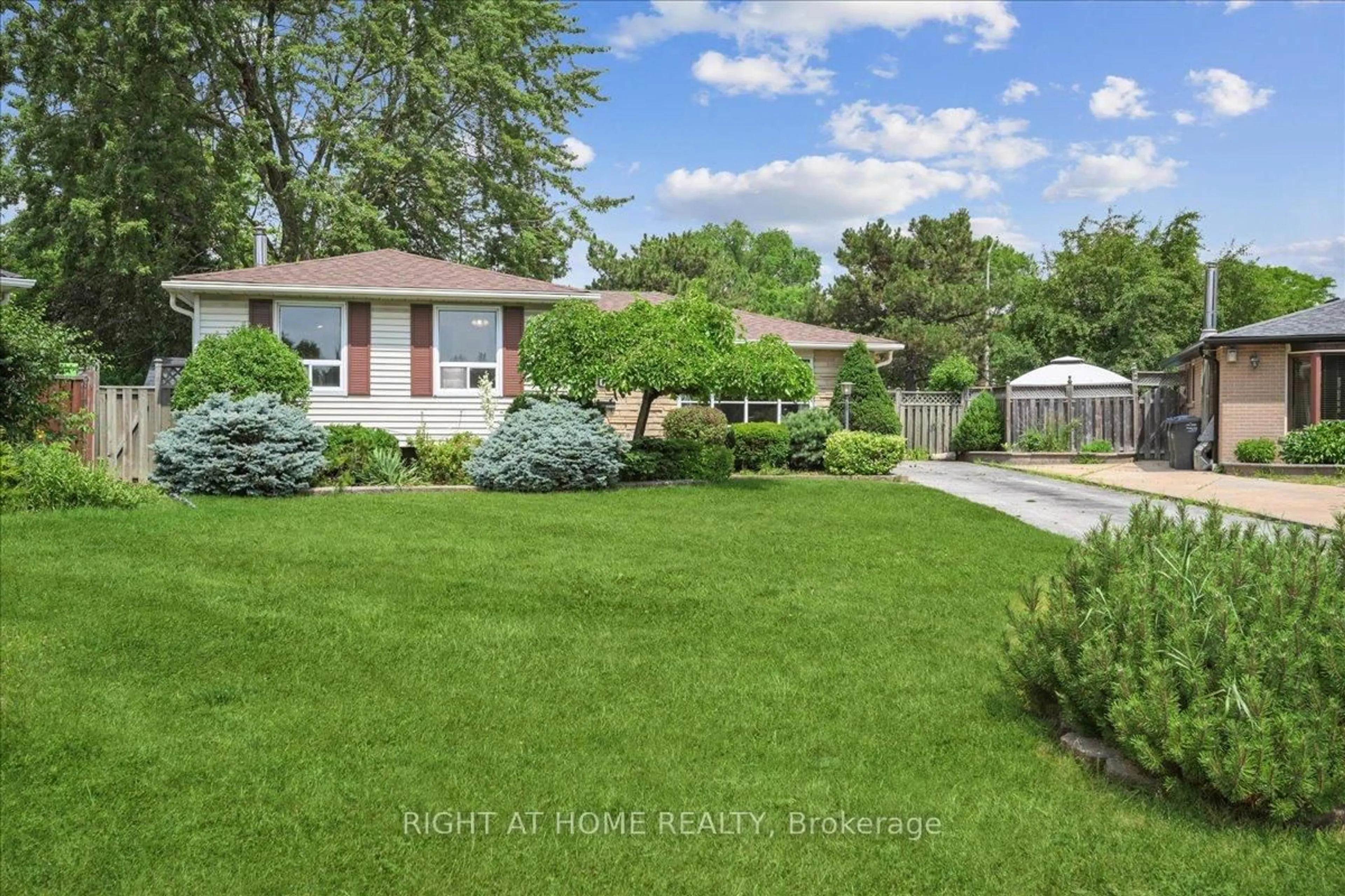 Unknown for 12 Eldon Crt, Brampton Ontario L6T 2B9