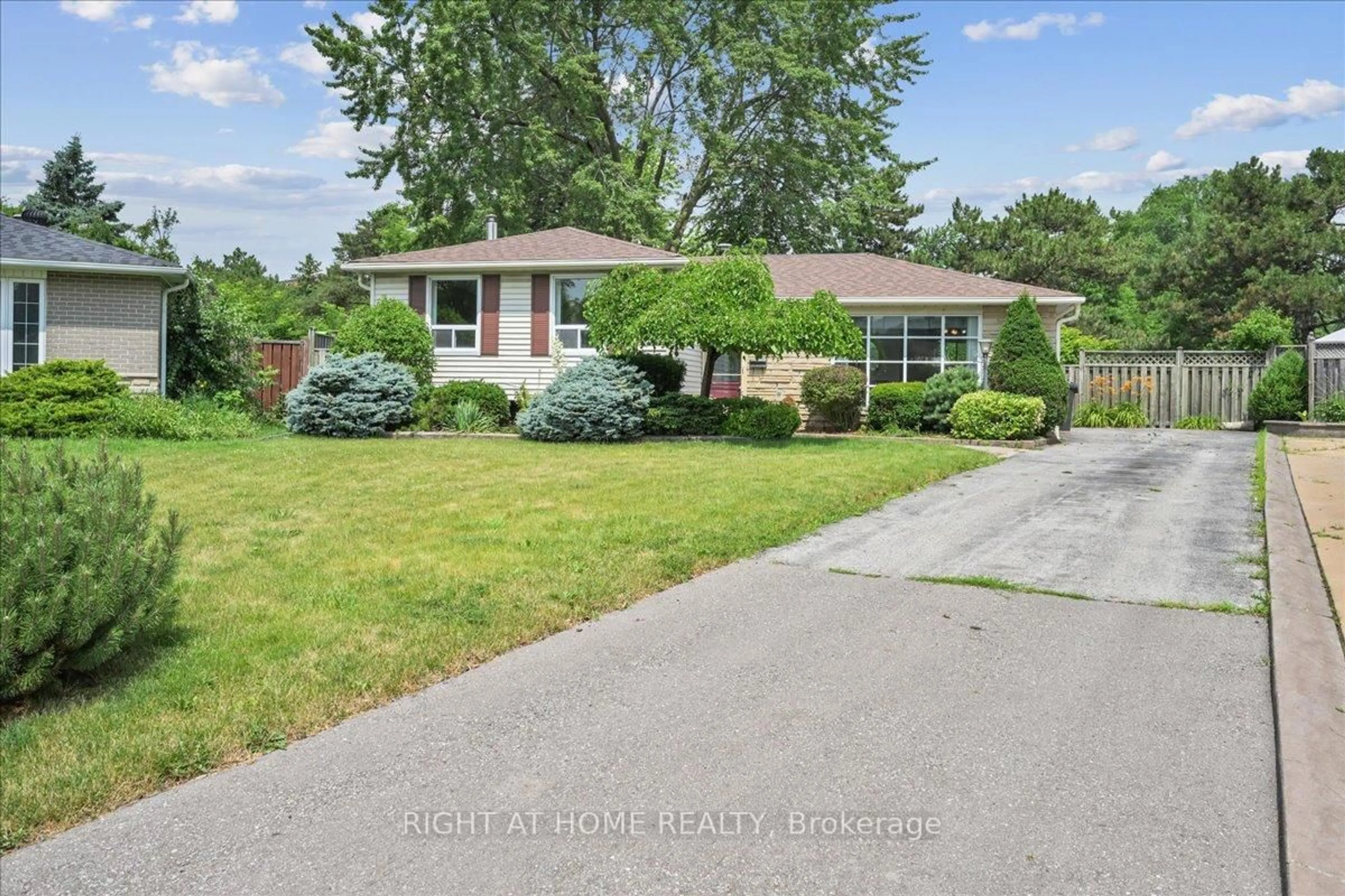 Unknown for 12 Eldon Crt, Brampton Ontario L6T 2B9