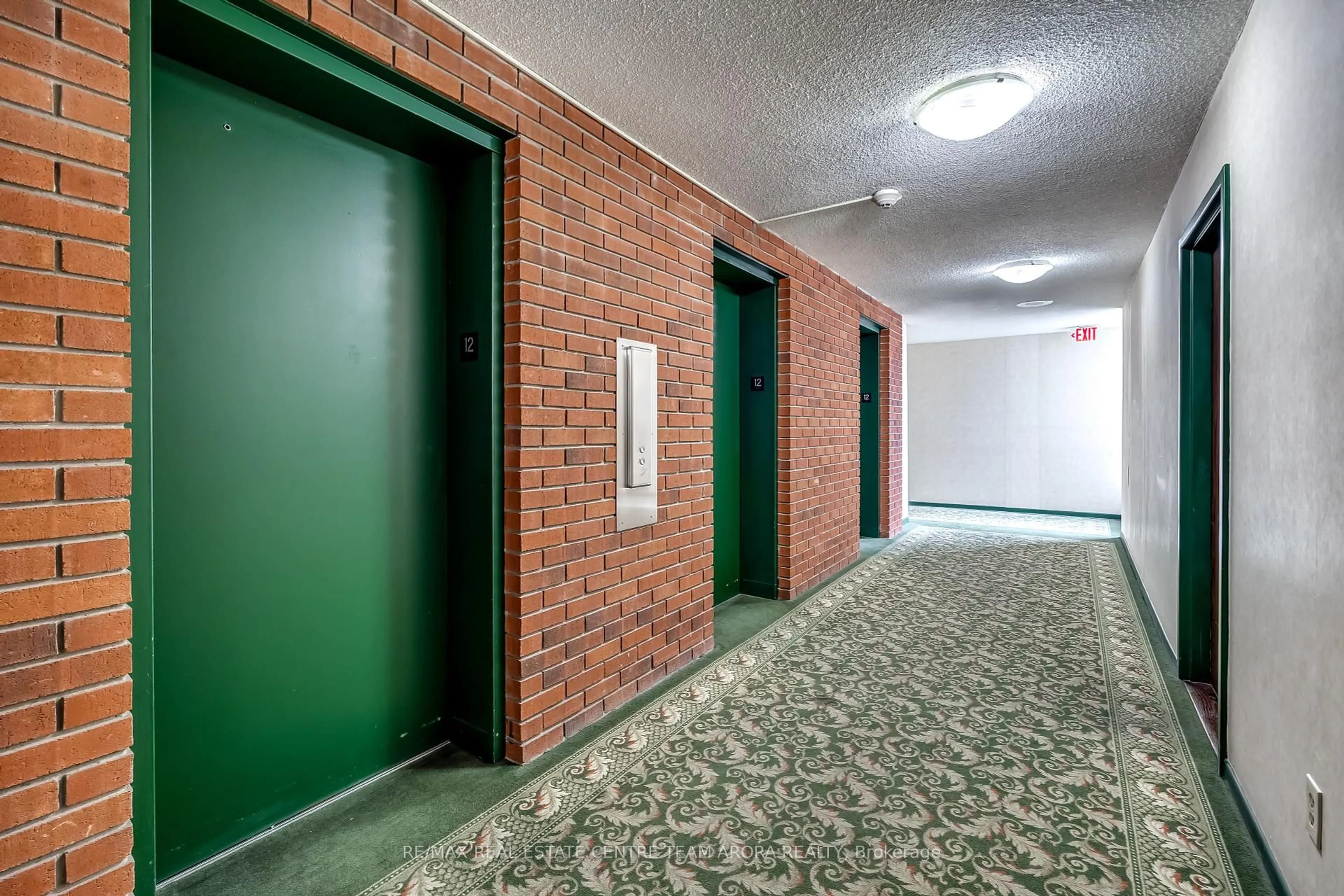 Indoor foyer for 200 Robert Speck Pkwy #1202, Mississauga Ontario L4Z 1S3
