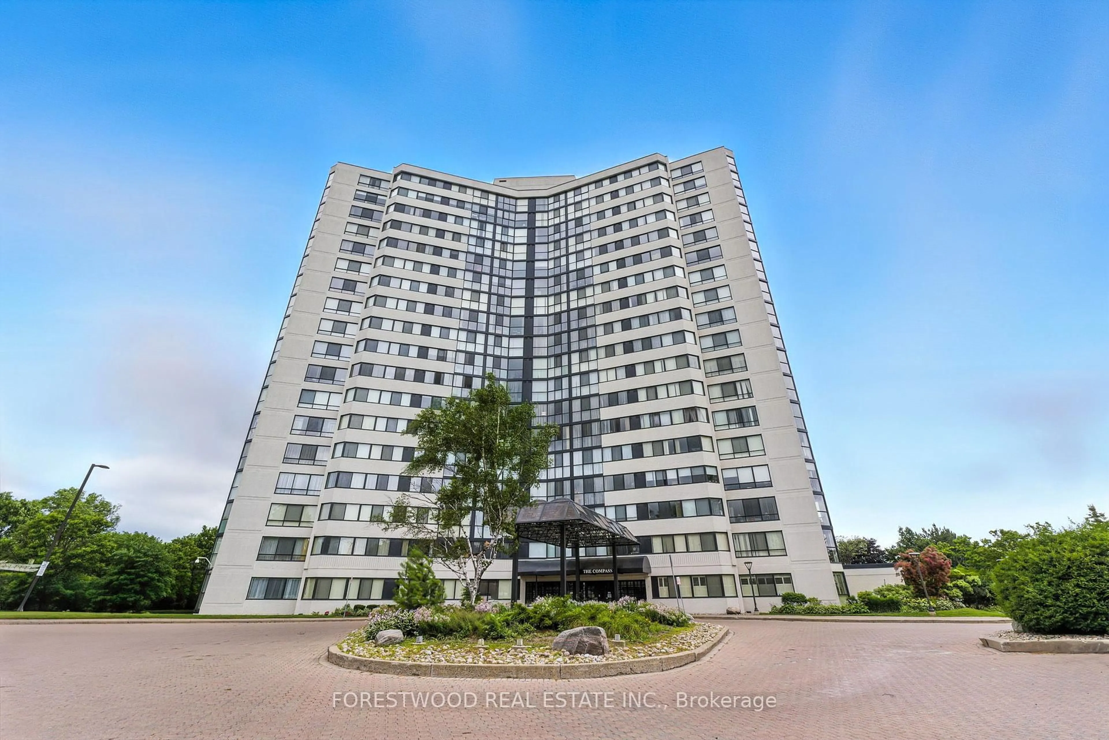 Indoor foyer for 1360 Rathburn Rd #1403, Mississauga Ontario L4W 4H4